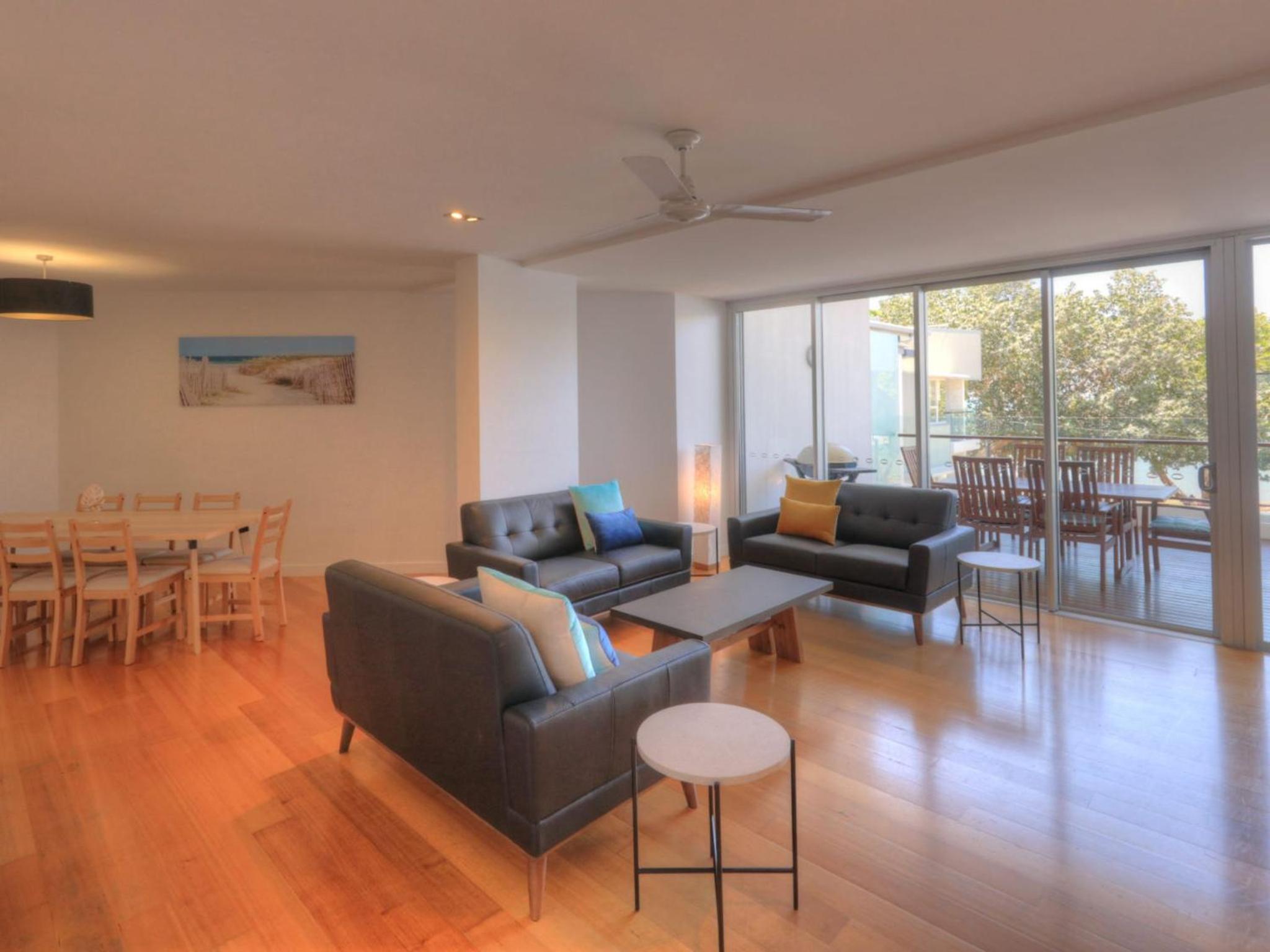 Maggies Beachfront Apartment 8