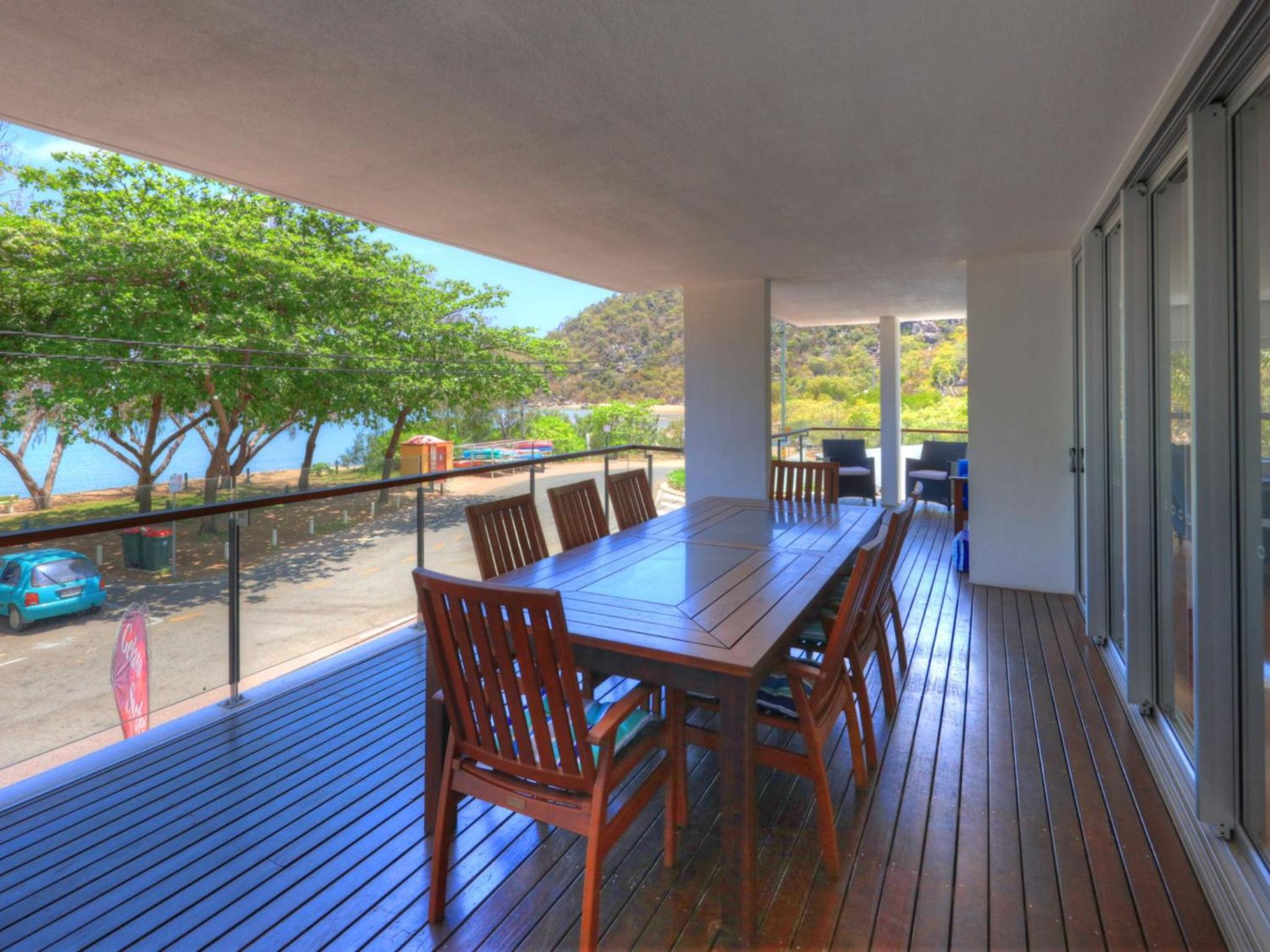 Maggies Beachfront Apartment 10