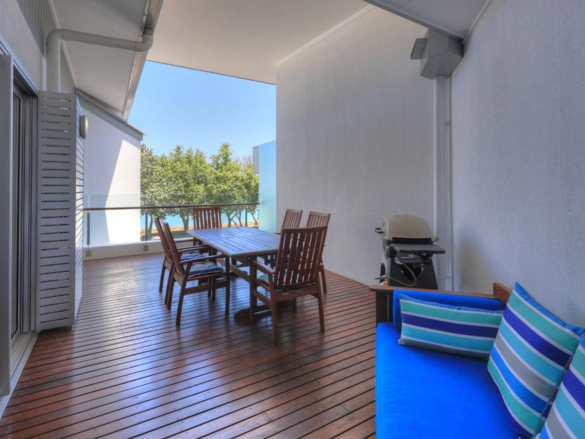 Maggies Beachfront Apartment 6