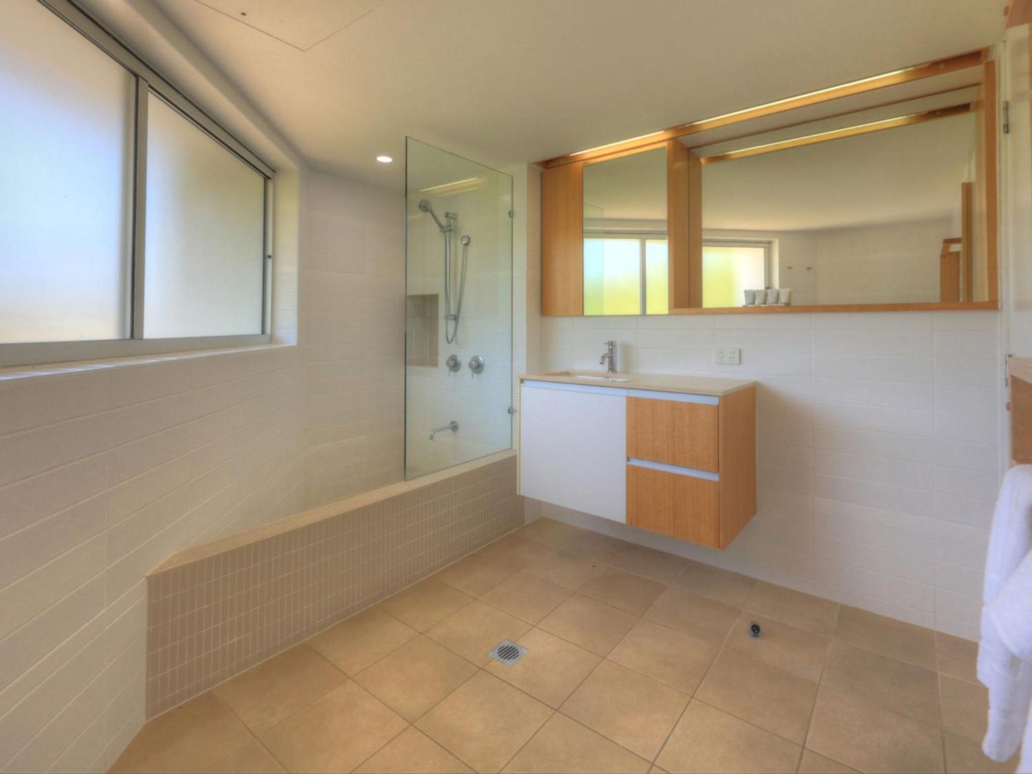 Maggies Beachfront Apartment 6
