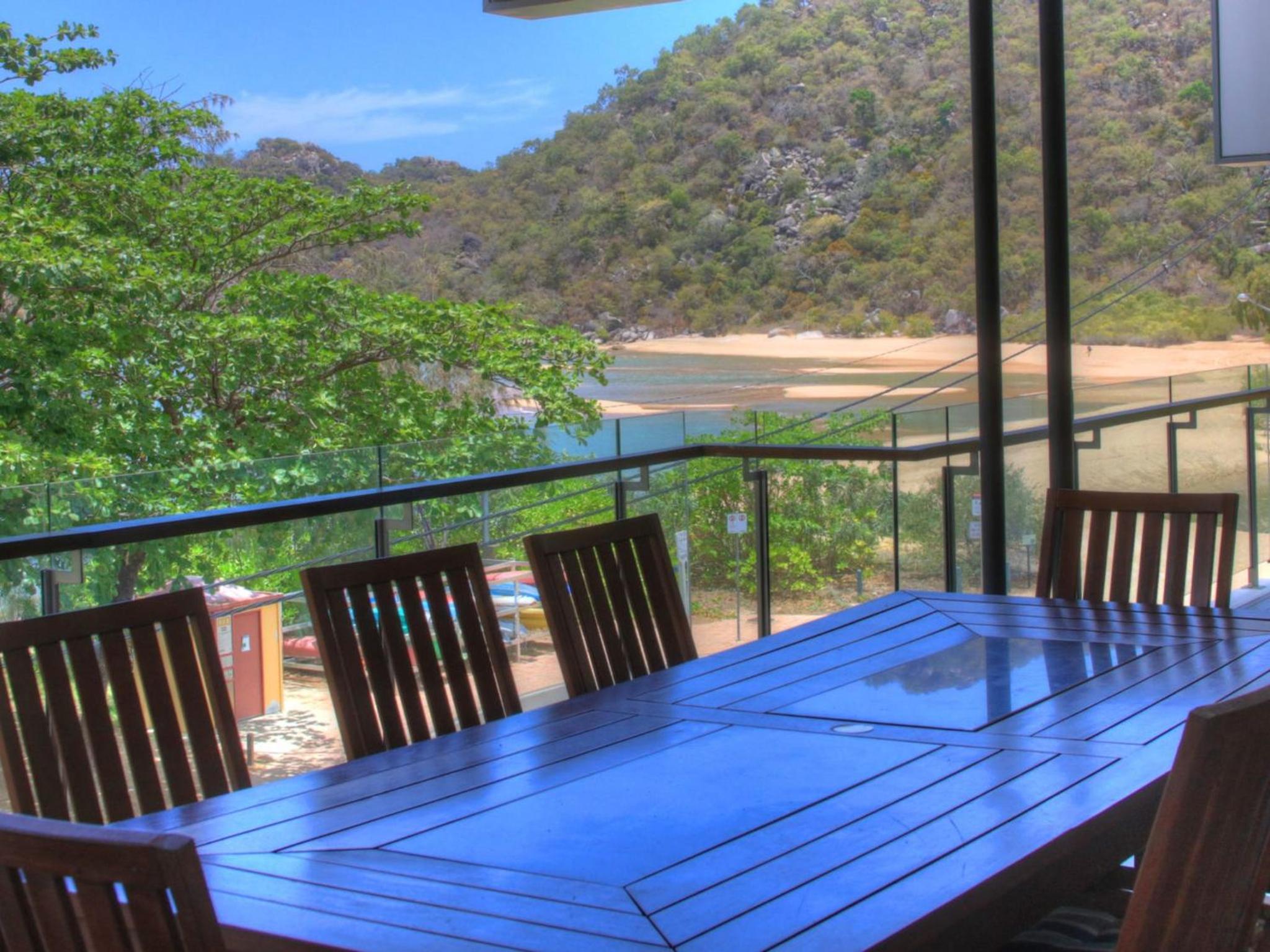 Maggies Beachfront Apartment 12