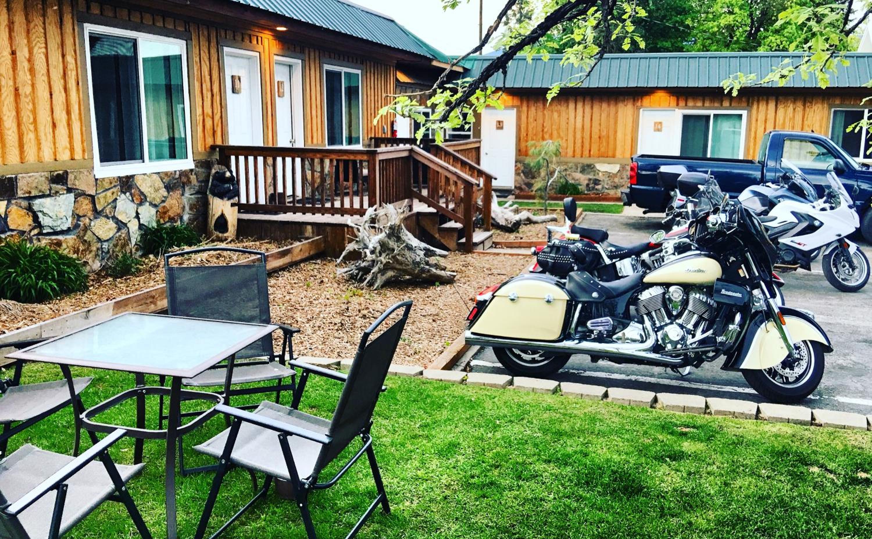 Evergreen Motel