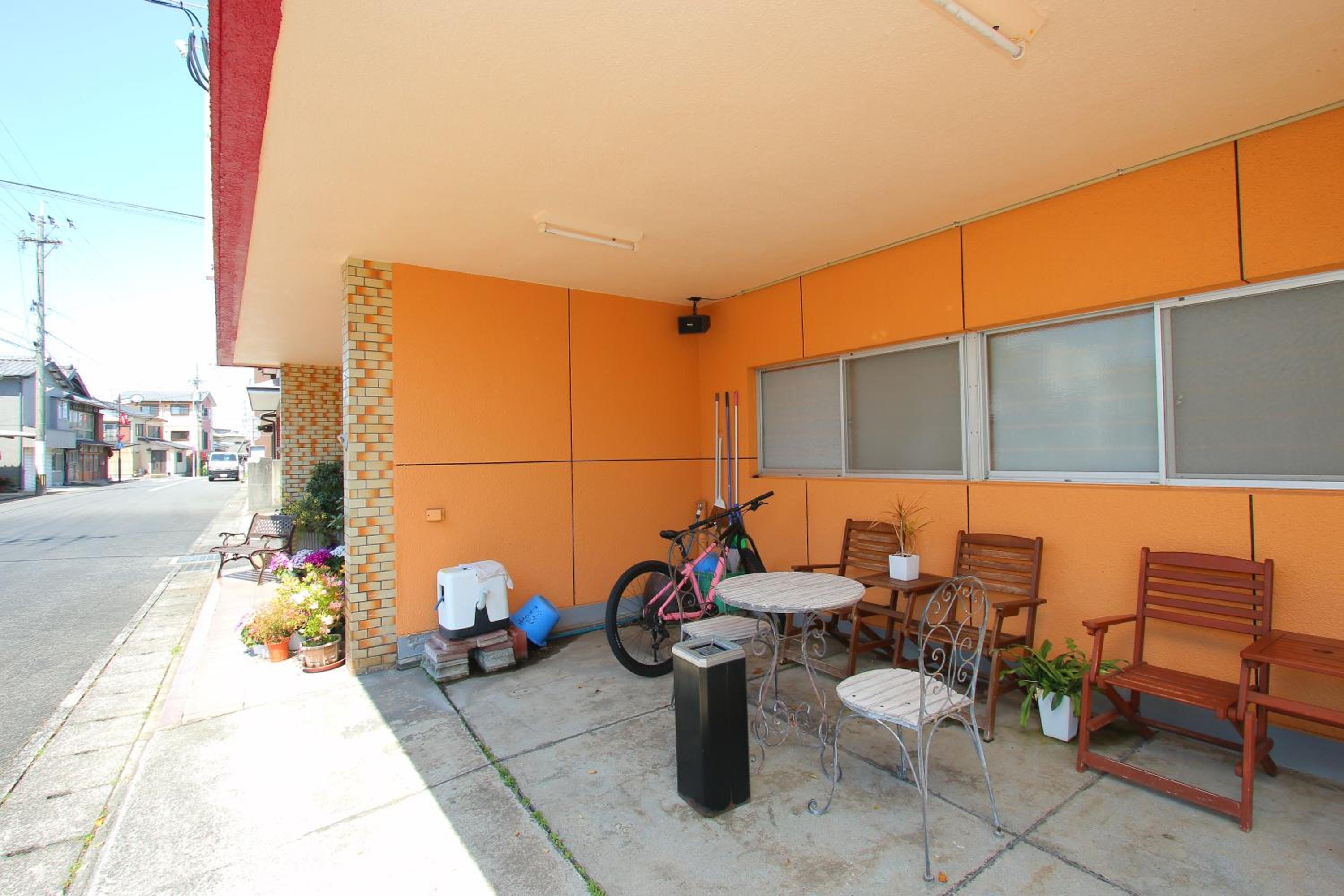 Photo 10