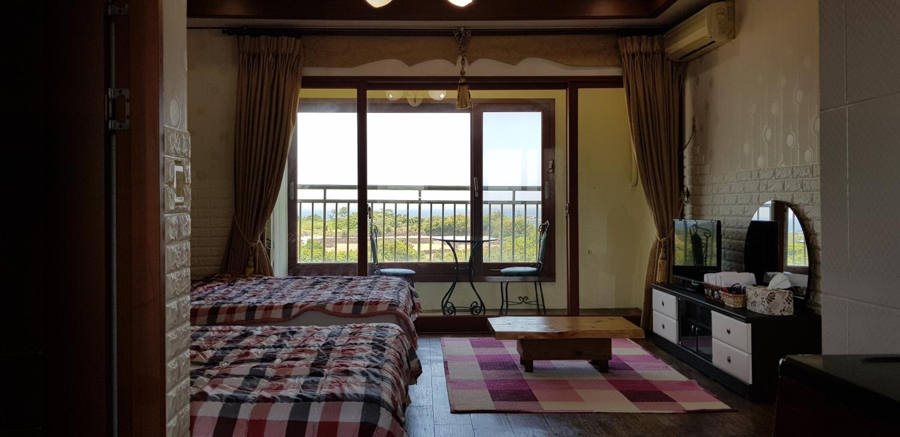 Jun House