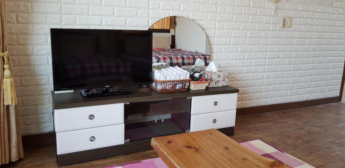 Jun House