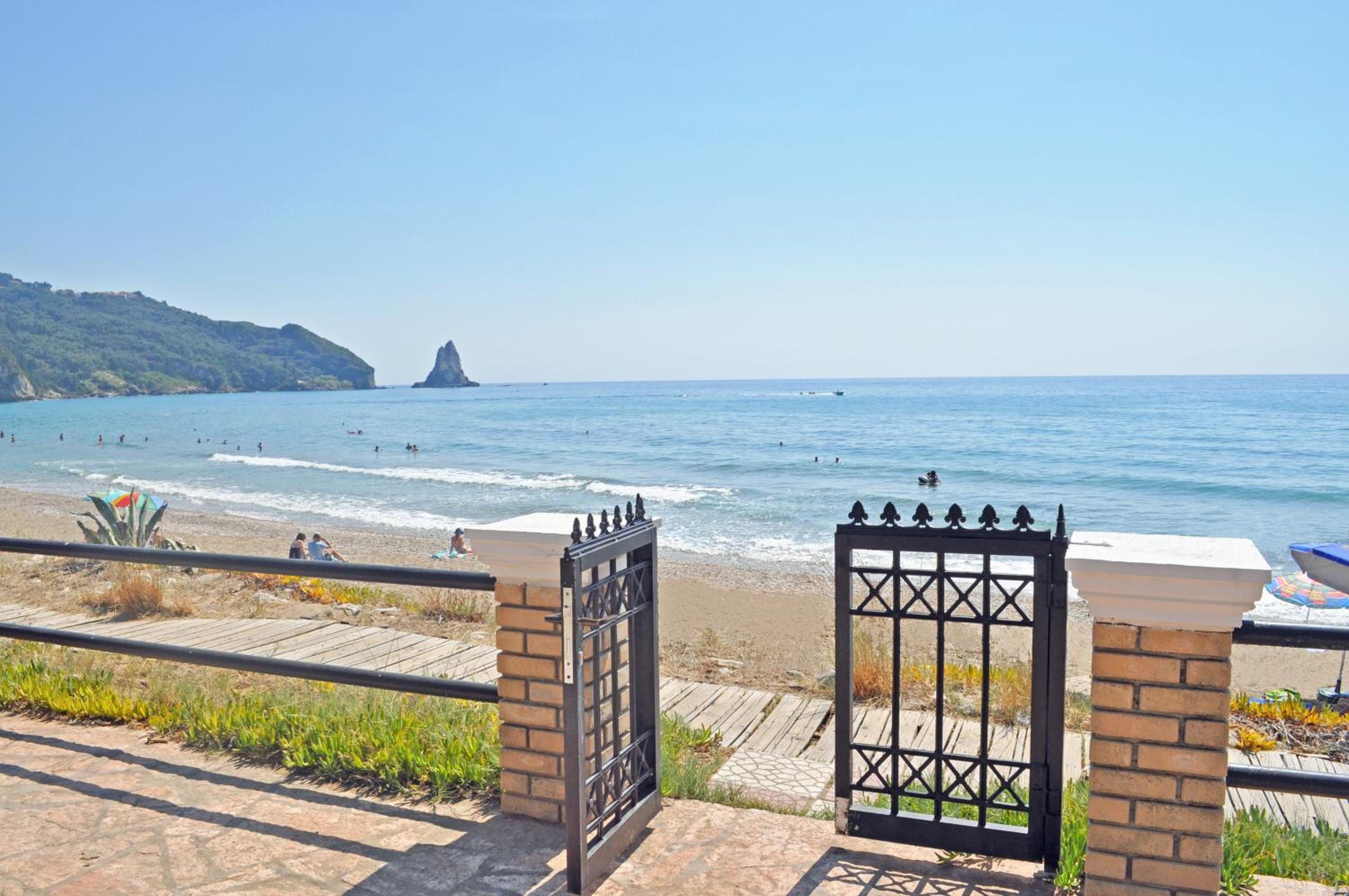 Beach house Yannis 3 in Agios Gordios Beach on Corfu view 2