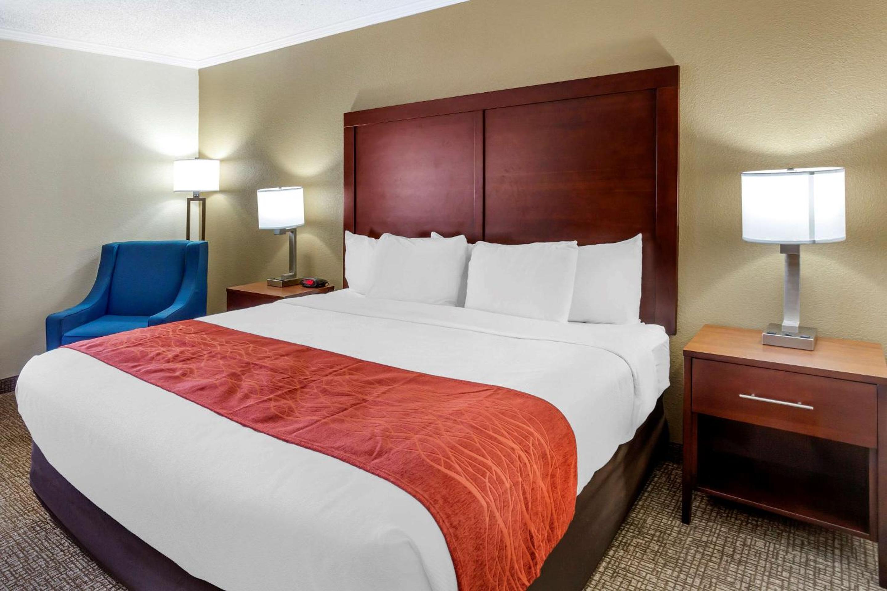 Hoffman Estates Vacations - Comfort Inn Hoffman Estates - Schaumburg - Property Image 36