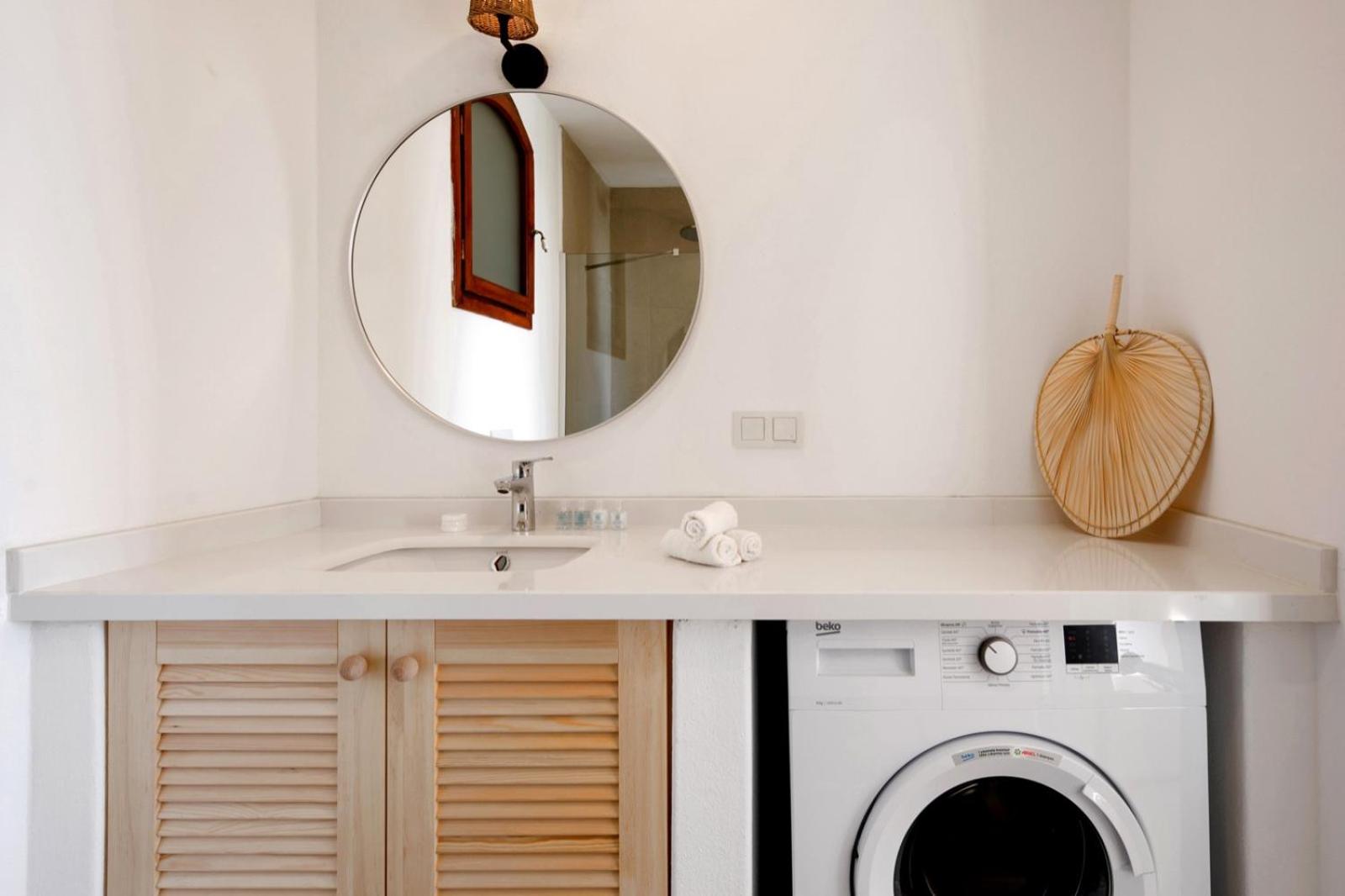 Kale Suites, heated pool in winter, adults only - Image 46