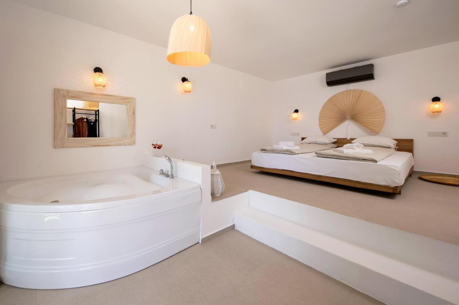 Kale Suites, heated pool in winter, adults only - Image 32