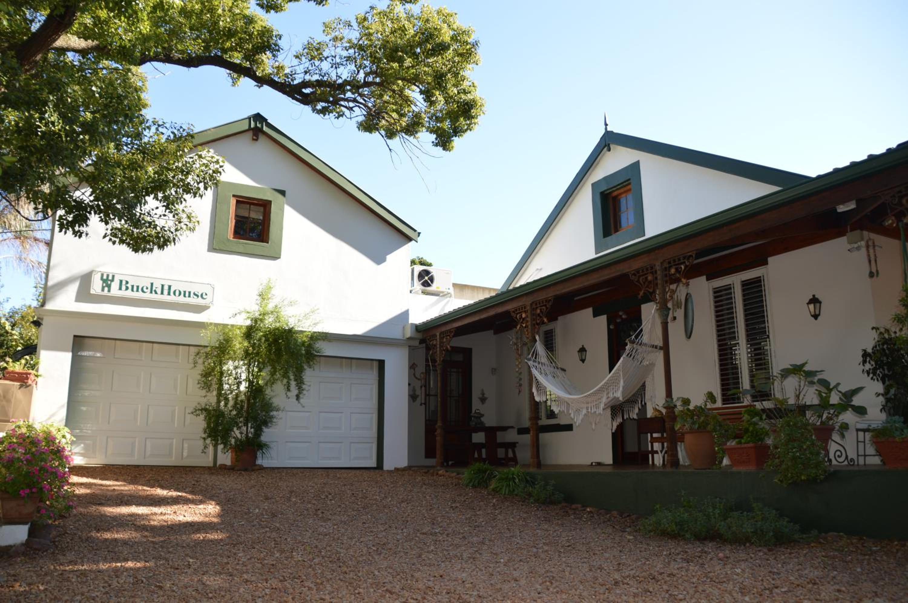 Buckhouse Elegant Village Apartment view 2