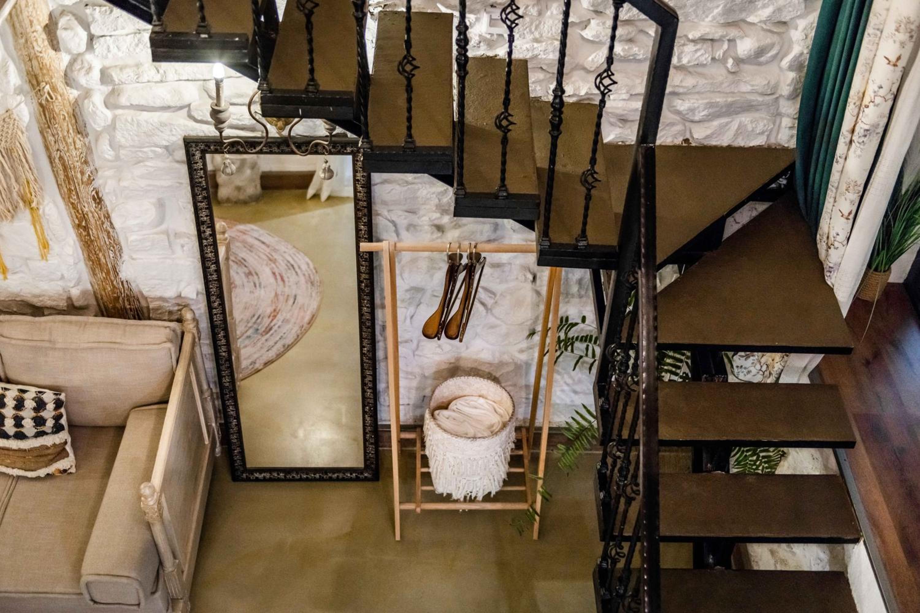 Courtyards of Deer Inn