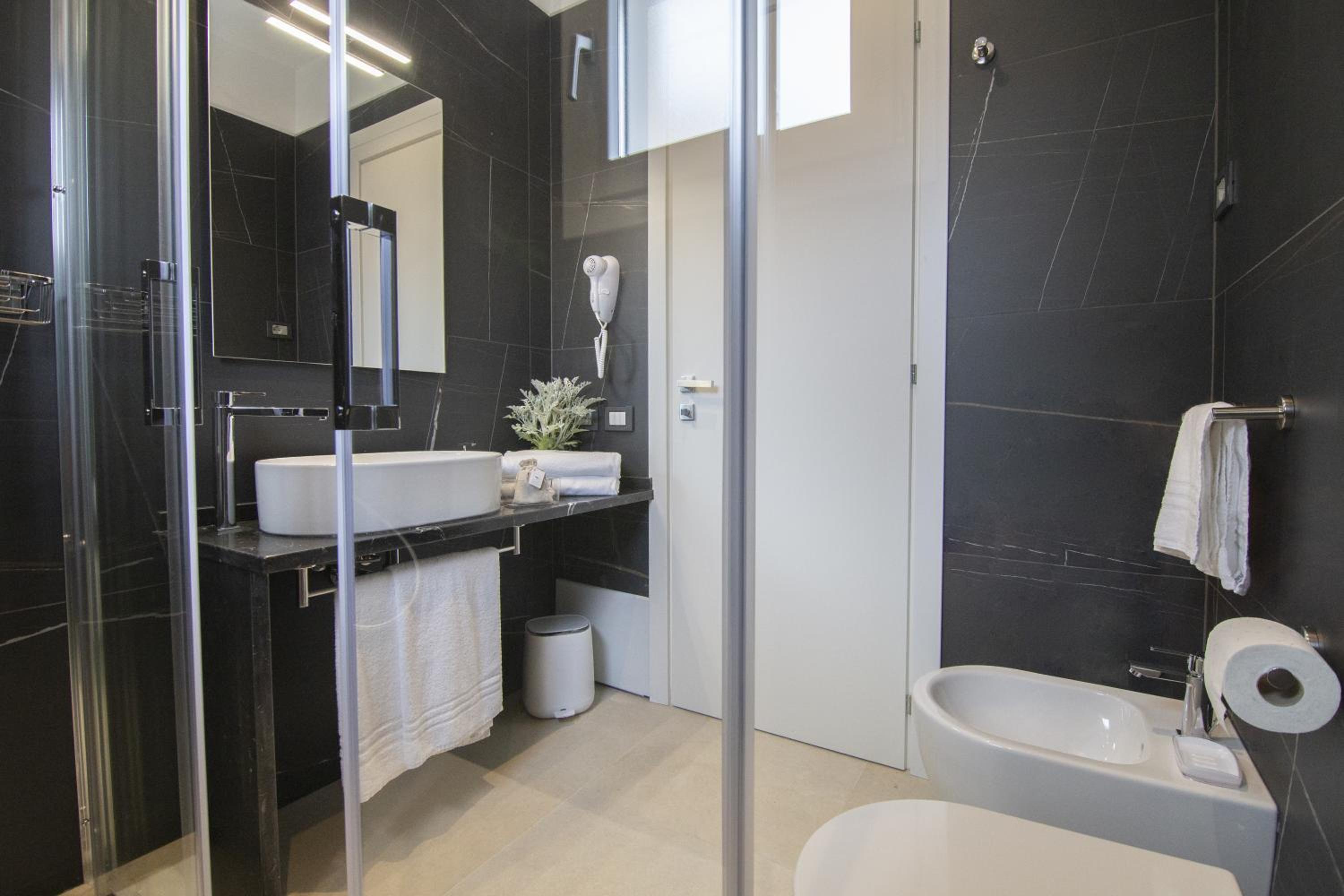 Tabernabè en Tortolì — bathroom