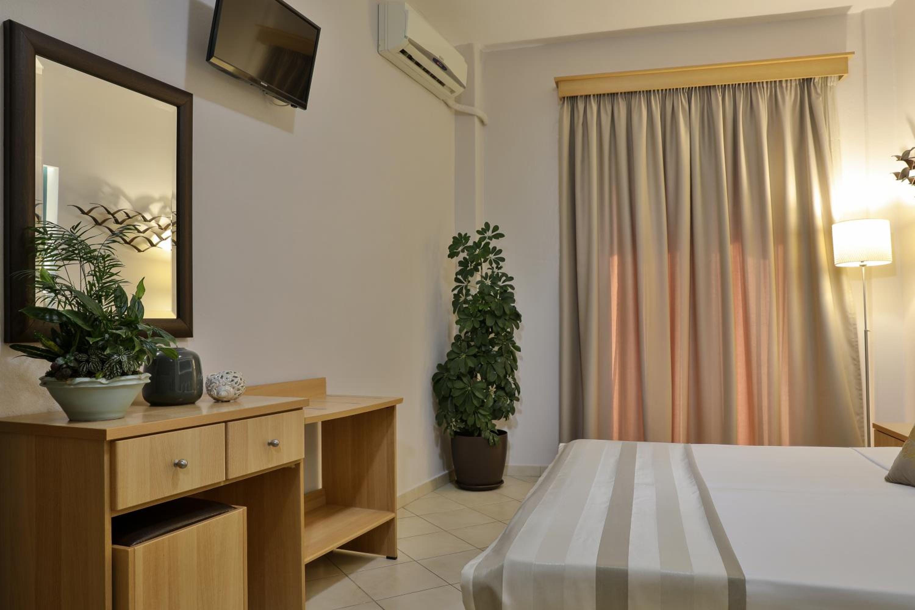 Irida Apartments