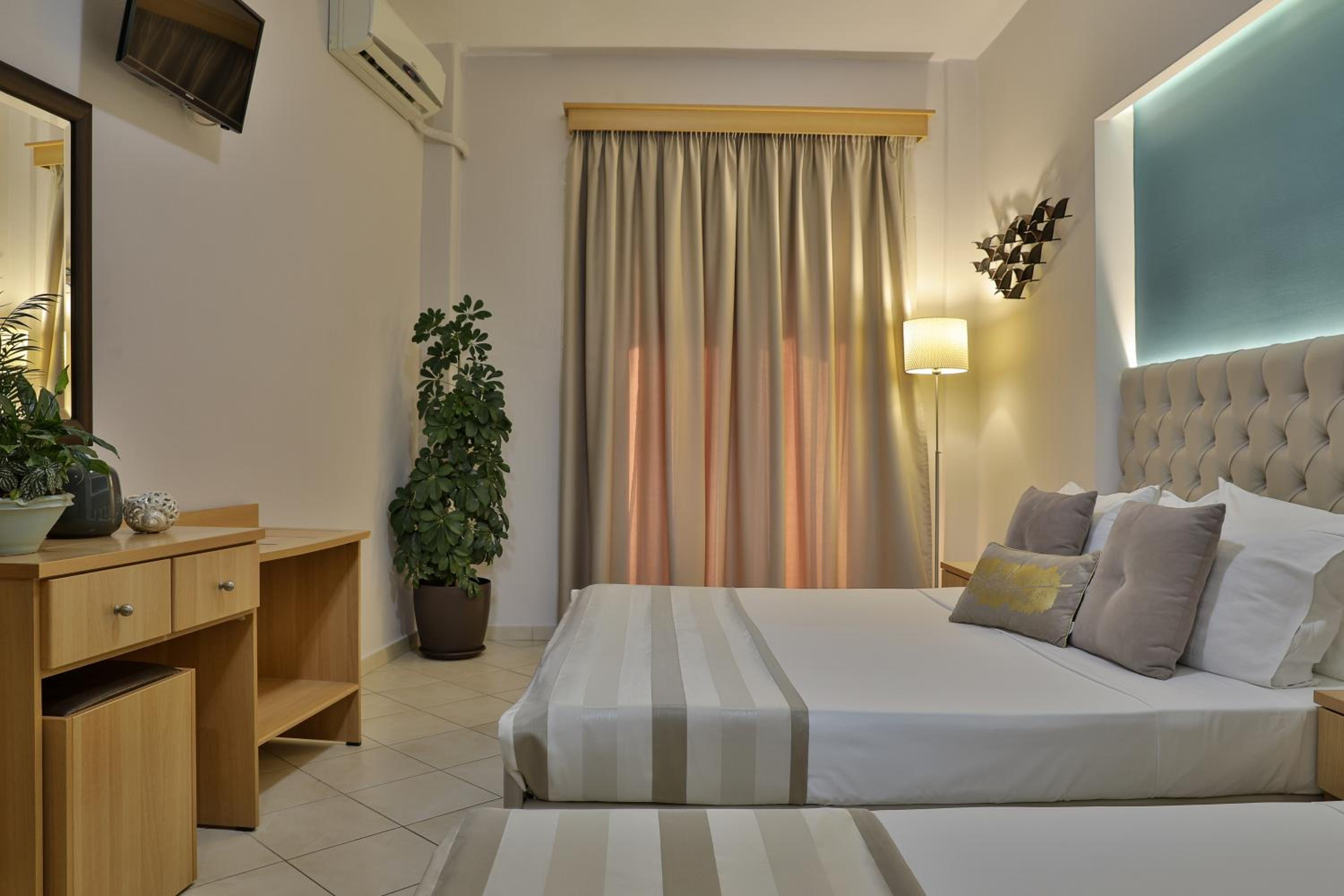 Irida Apartments