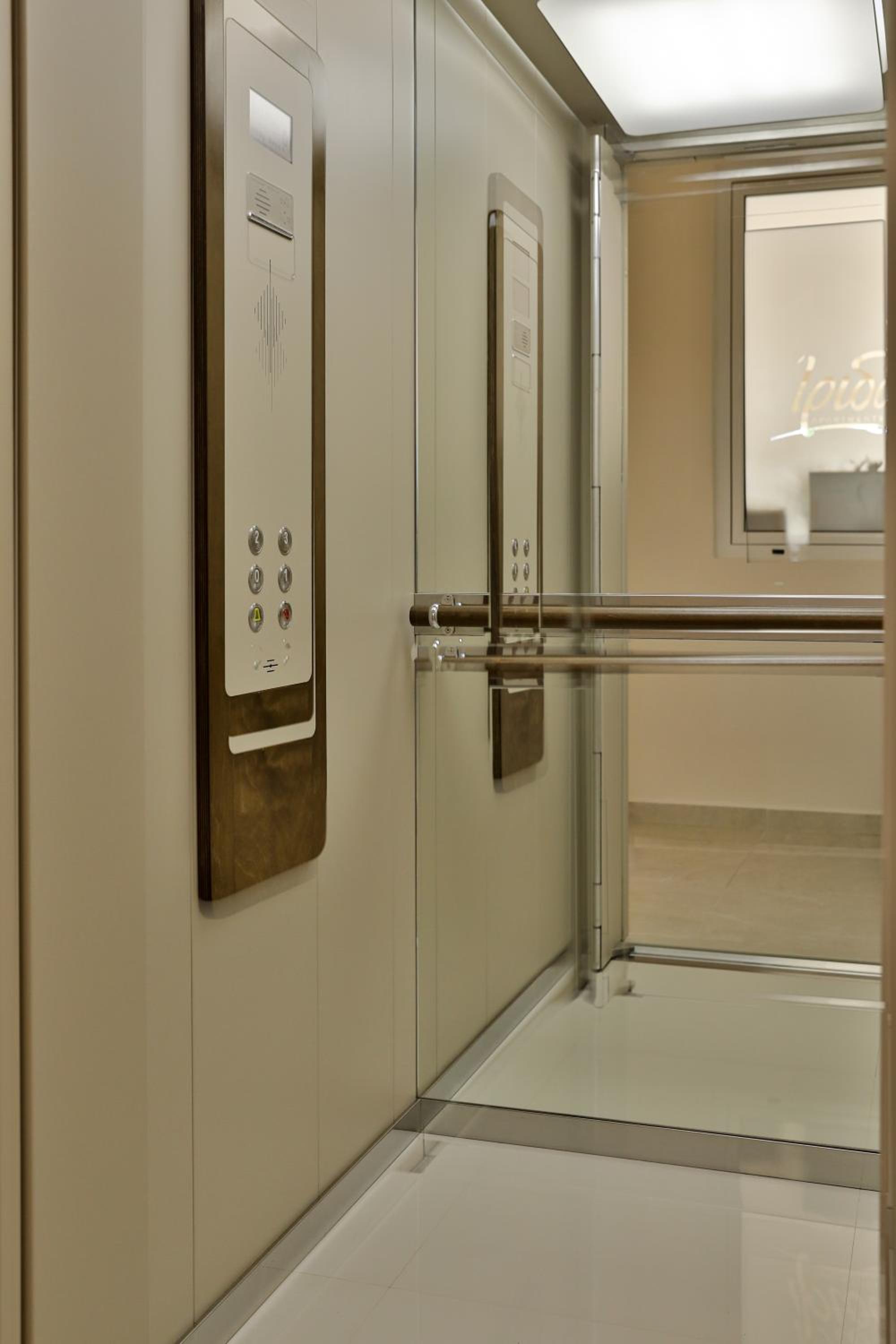 Irida Apartments