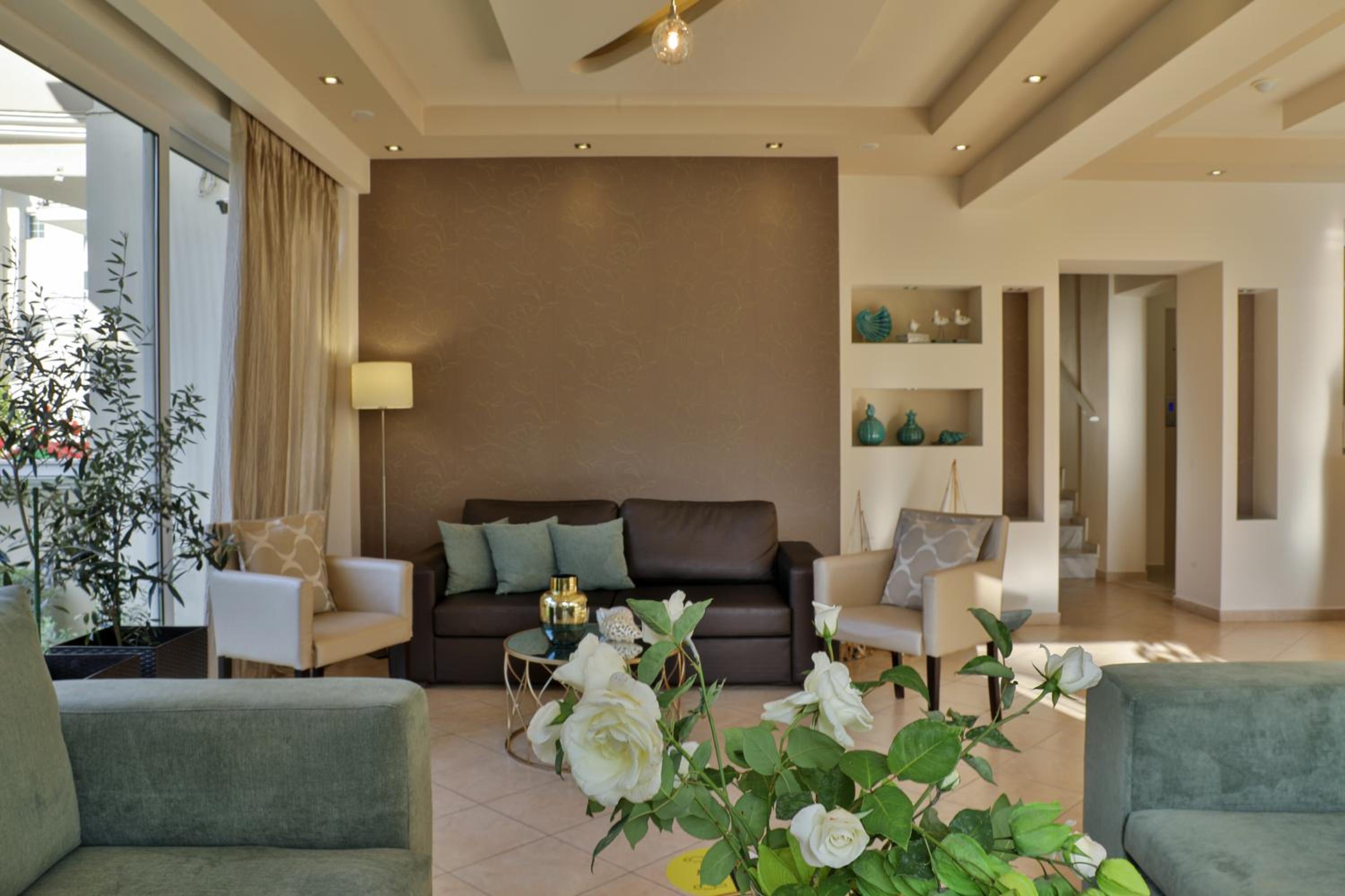 Irida Apartments
