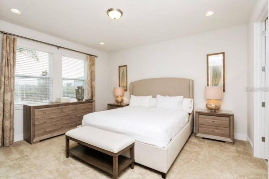 Luxurious Modern Villa near Disney with Theater, Pool and Spa in Encore Resort at Reunion