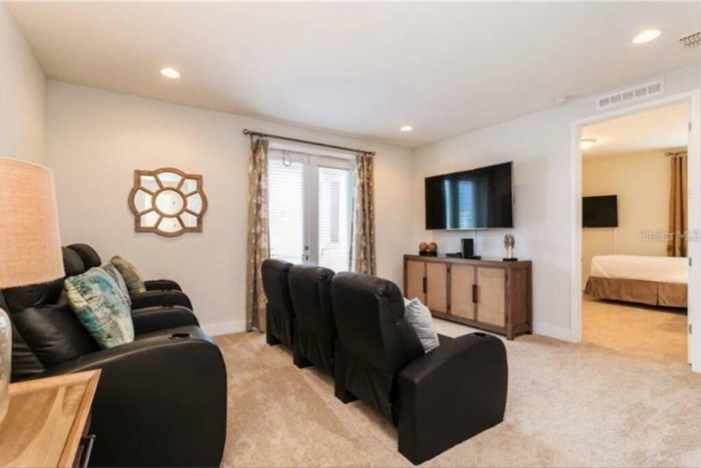 Luxurious Modern Villa near Disney with Theater, Pool and Spa in Encore Resort at Reunion