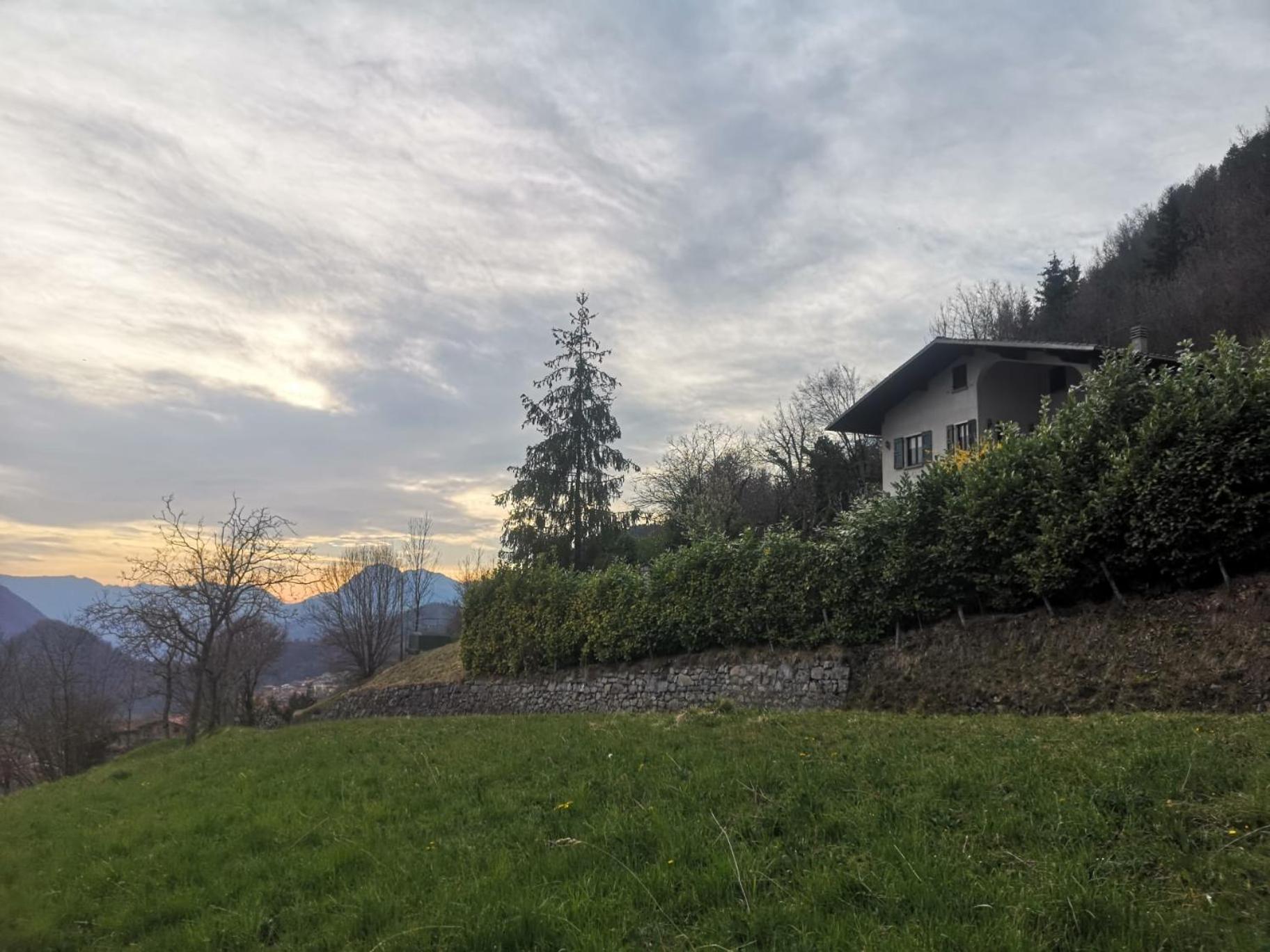 Villa tra montagna e laghi 14 posti view 3