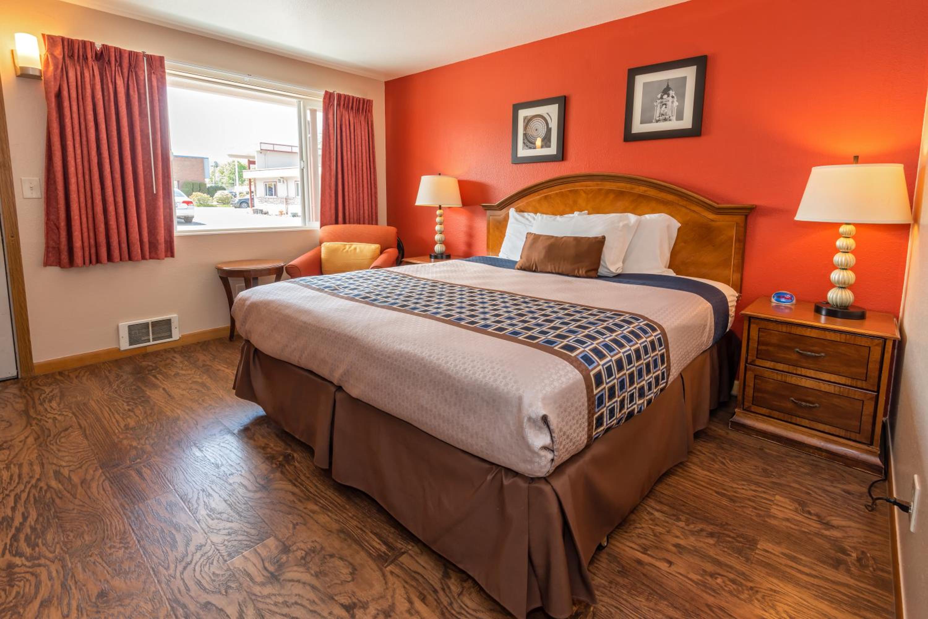 Flagstone Motel