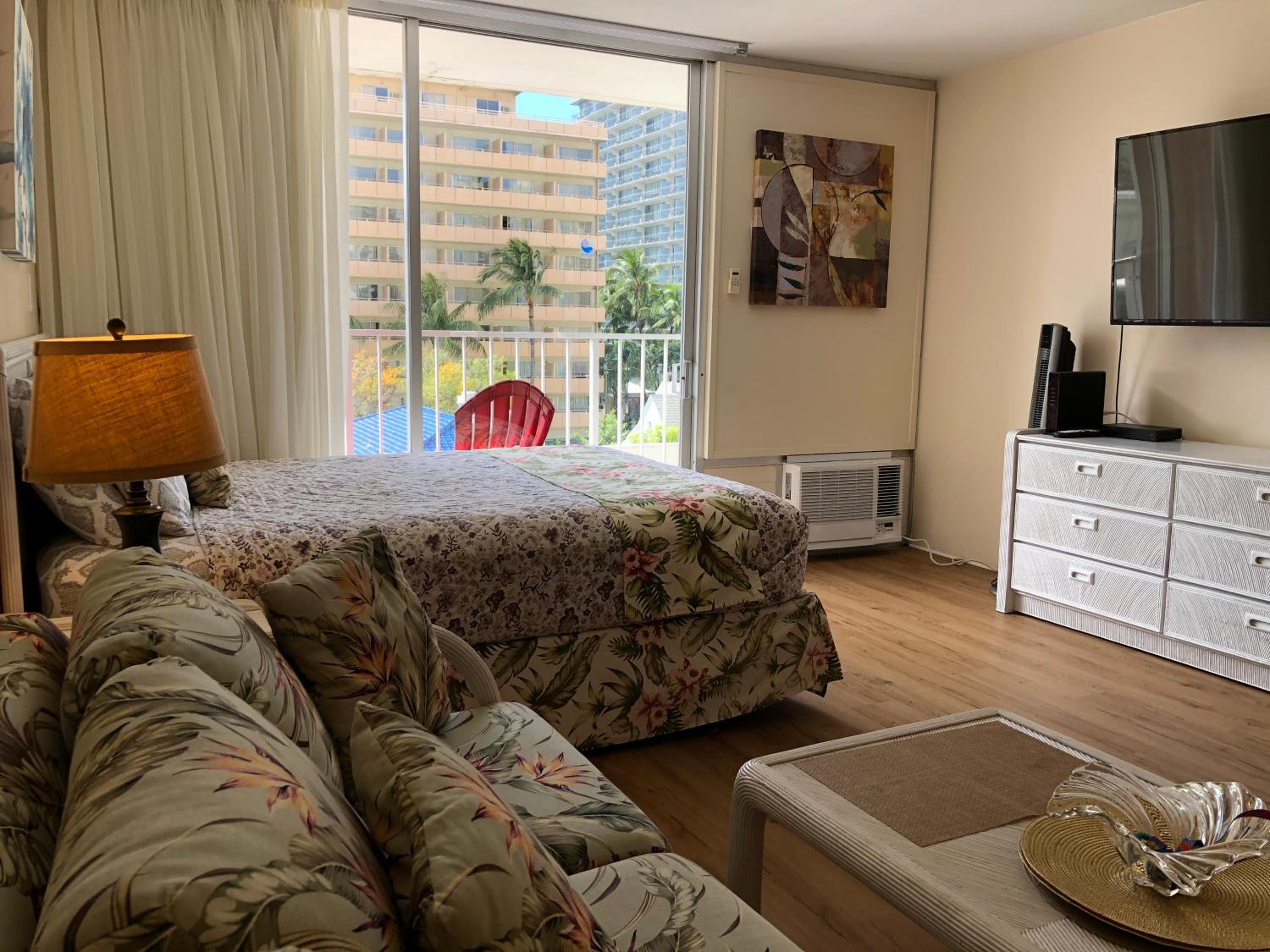 Tropical Studios at Marine Surf Waikiki - FREE PARKING - BEST LOCATION - FULL KITCHEN - SWIMMING POOL 照片第 48 張,共 263 張