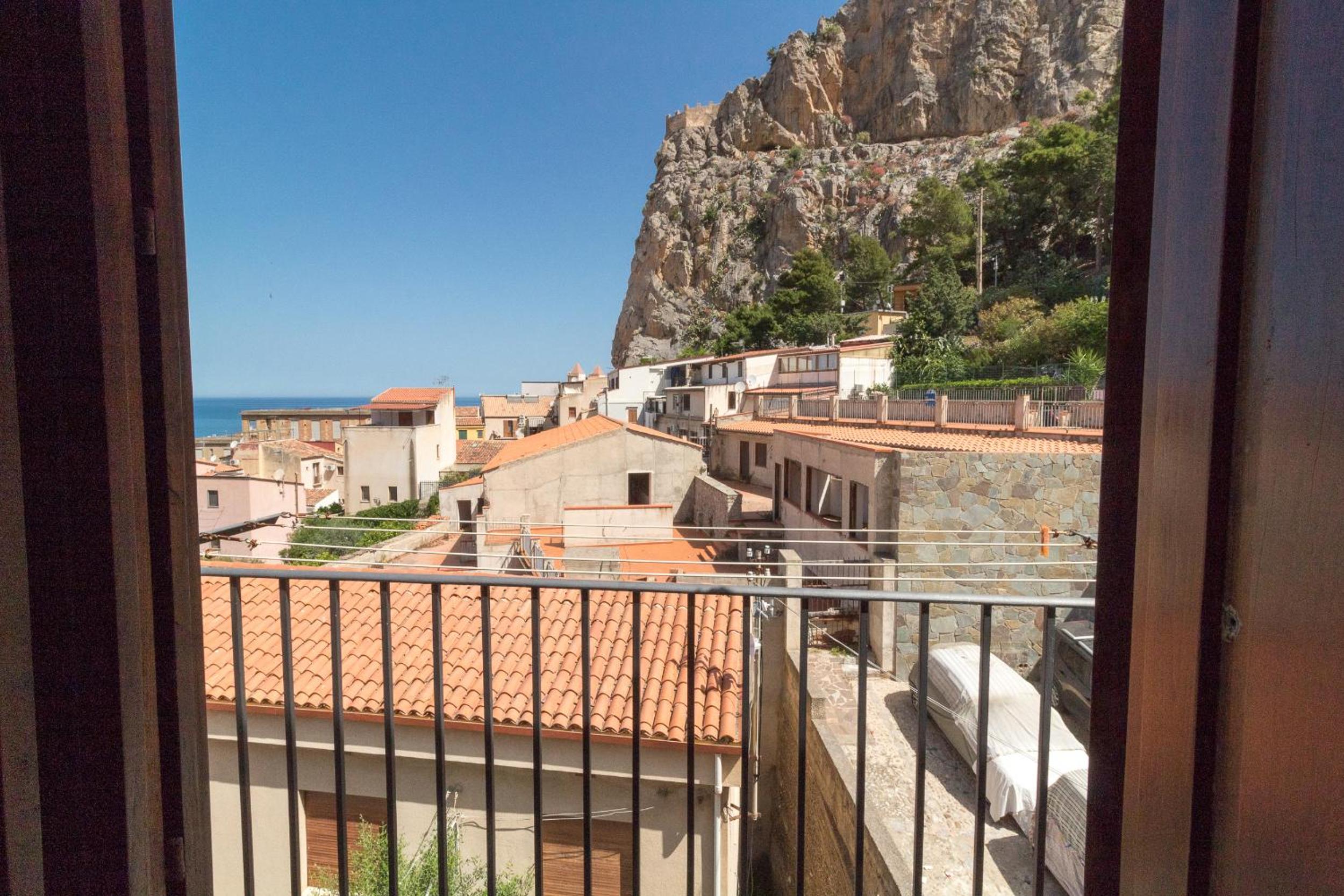 Domus Aurea San Vito House