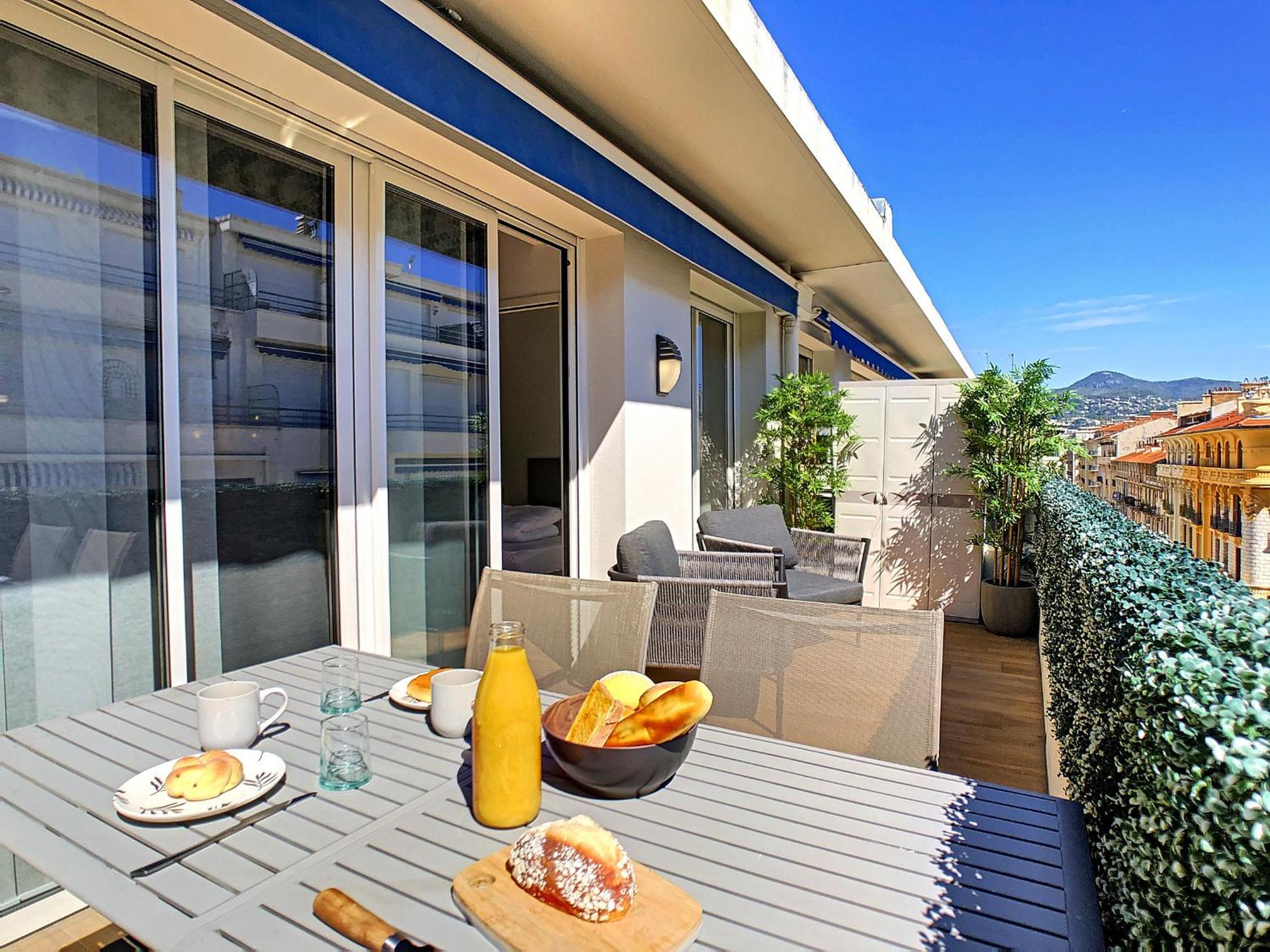 Nestor&Jeeves - REINE MARIE TERRASSE - Central - Very close sea - Top floor photo 2