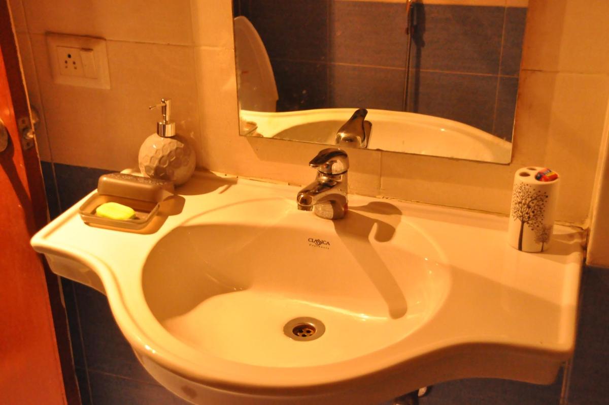 Luxurious Affordable Serviced Apt PariChowk/ExpoMart/Expressway Noida view 5