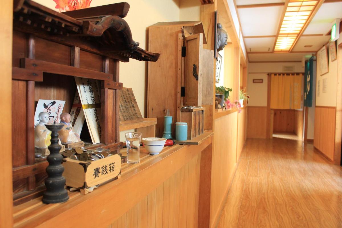Nakanoyu Onsen Ryokan
