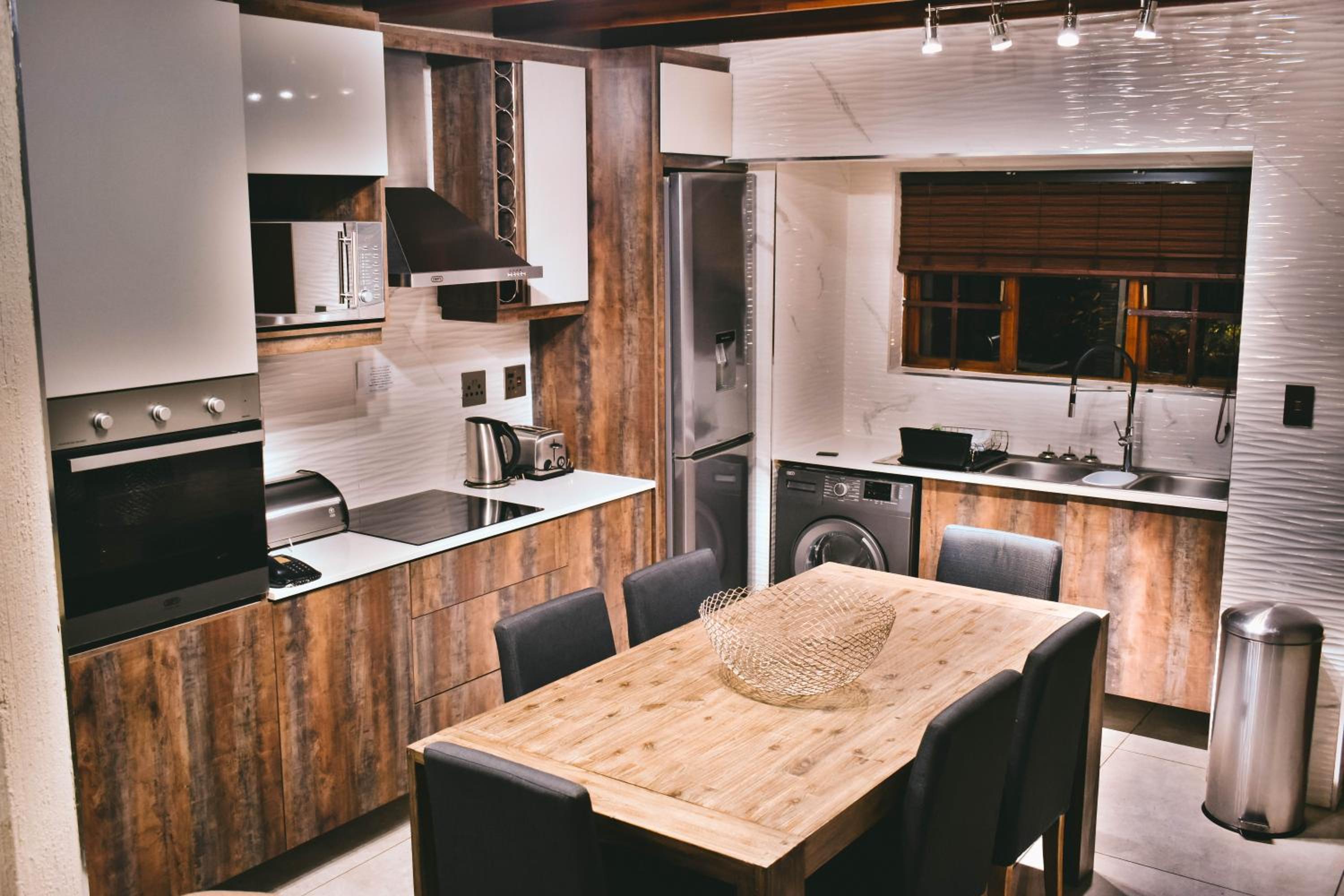 Hazyview Vacations - Kruger Park Lodge - Luxury Inyamatane Chalets - Property Image 19