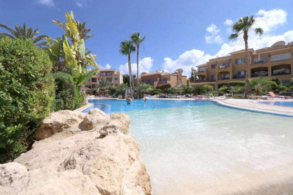 Limnaria Gardens B