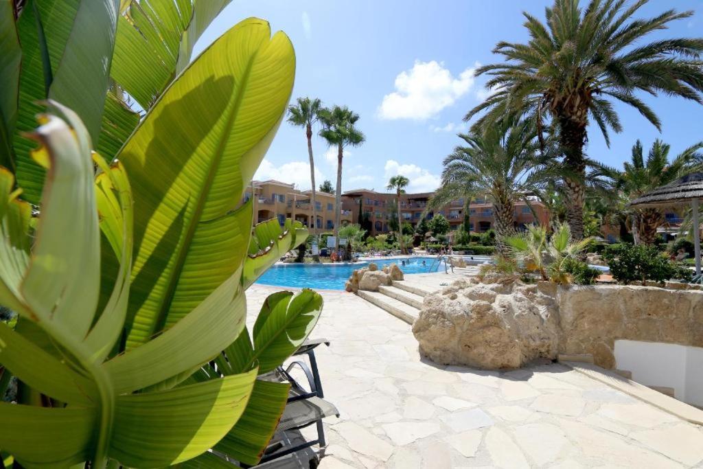 Limnaria Gardens B