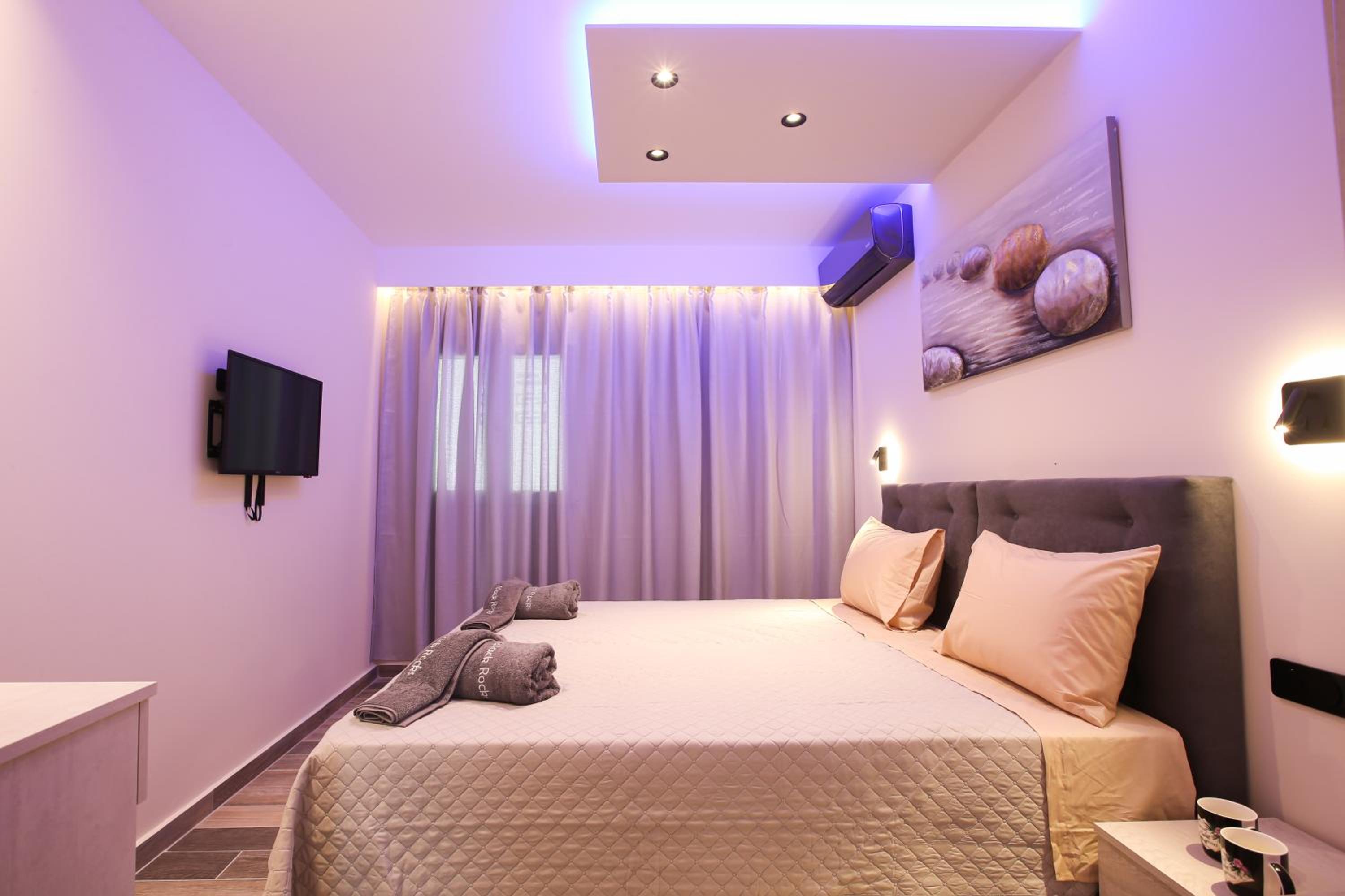 Black Rocks Family, Luxury Seafront Beach Maisonette view 5
