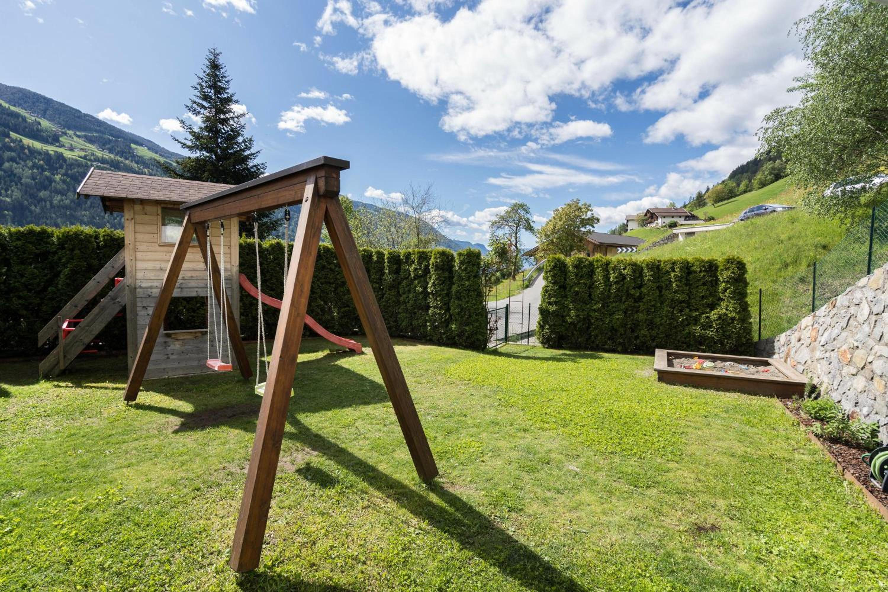 Pfandlerhof Ferienwohnung Grün view 2
