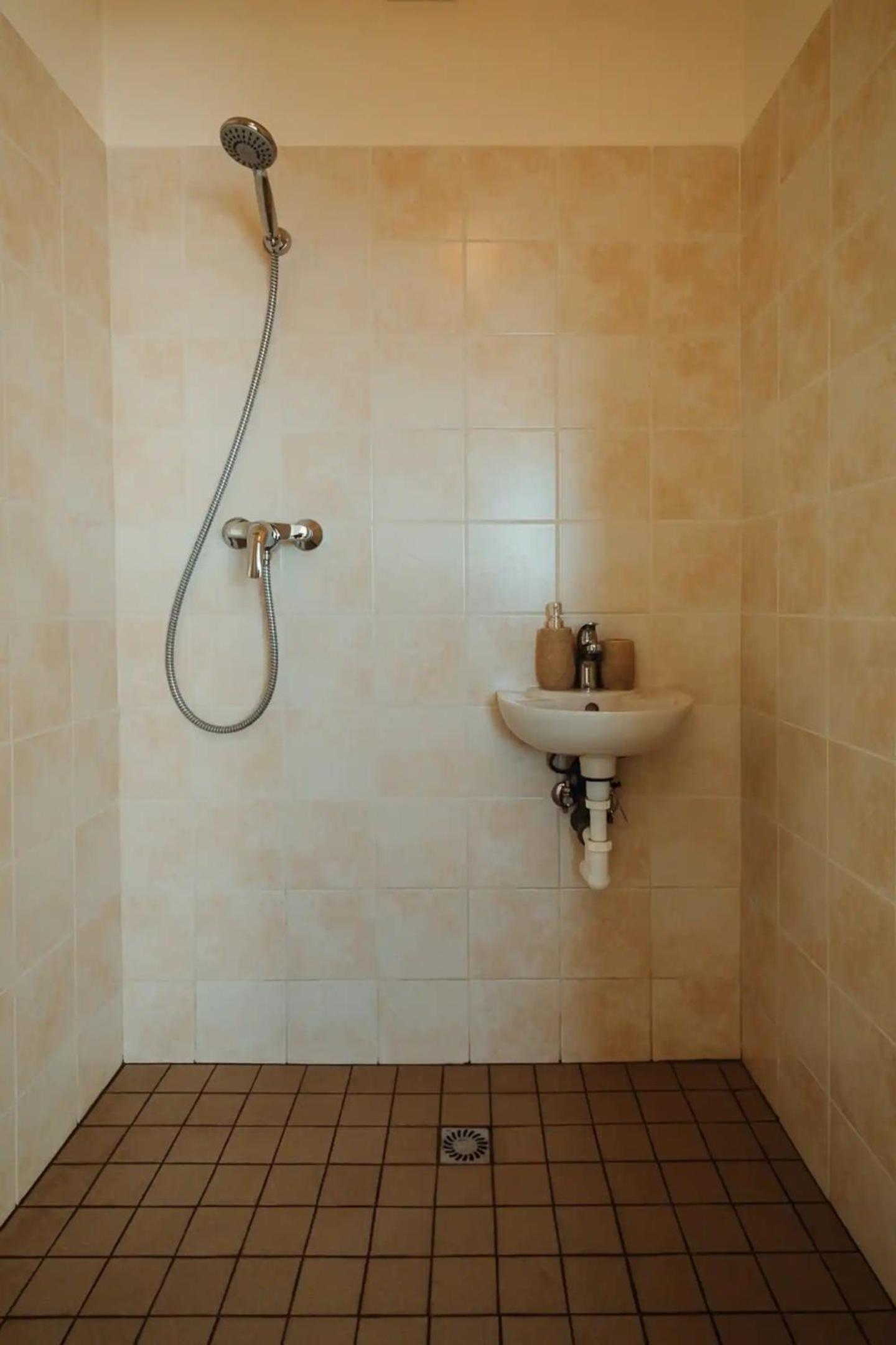 Photo 44