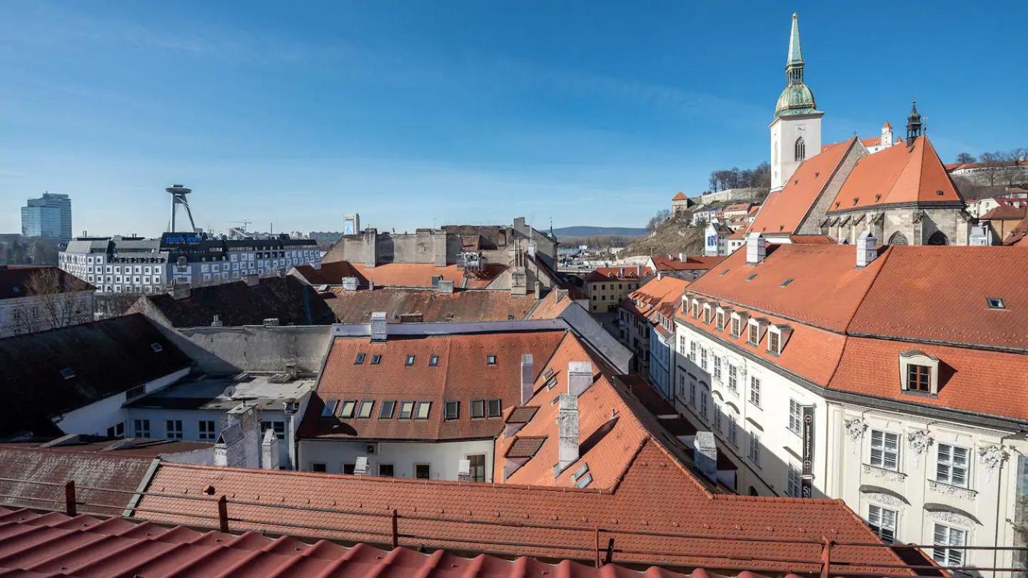 Majestic views from a 60m2 private terrace - Castle, Cathedral, Old Town view 5
