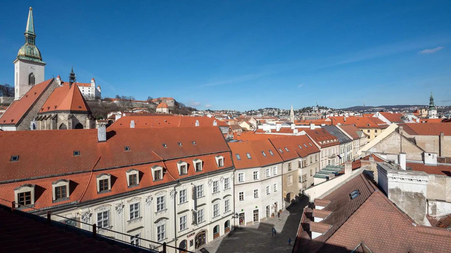 Majestic views from a 60m2 private terrace - Castle, Cathedral, Old Town view 3
