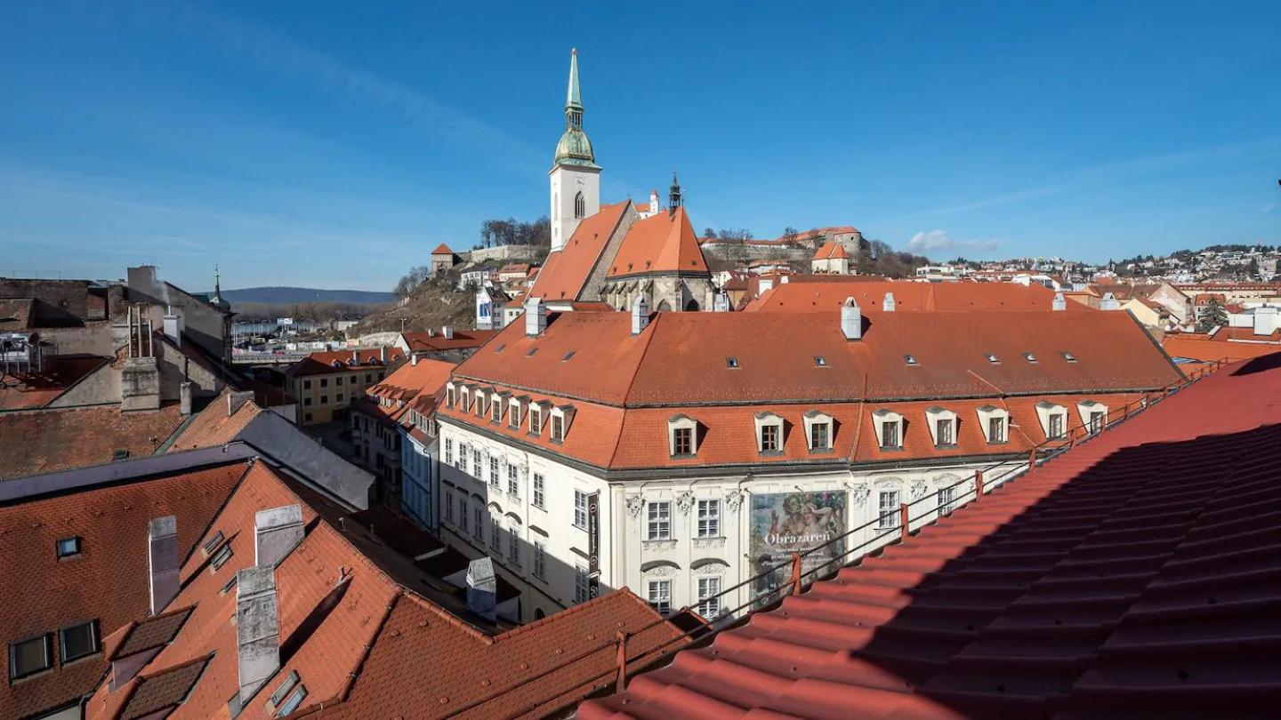 Majestic views from a 60m2 private terrace - Castle, Cathedral, Old Town view 4