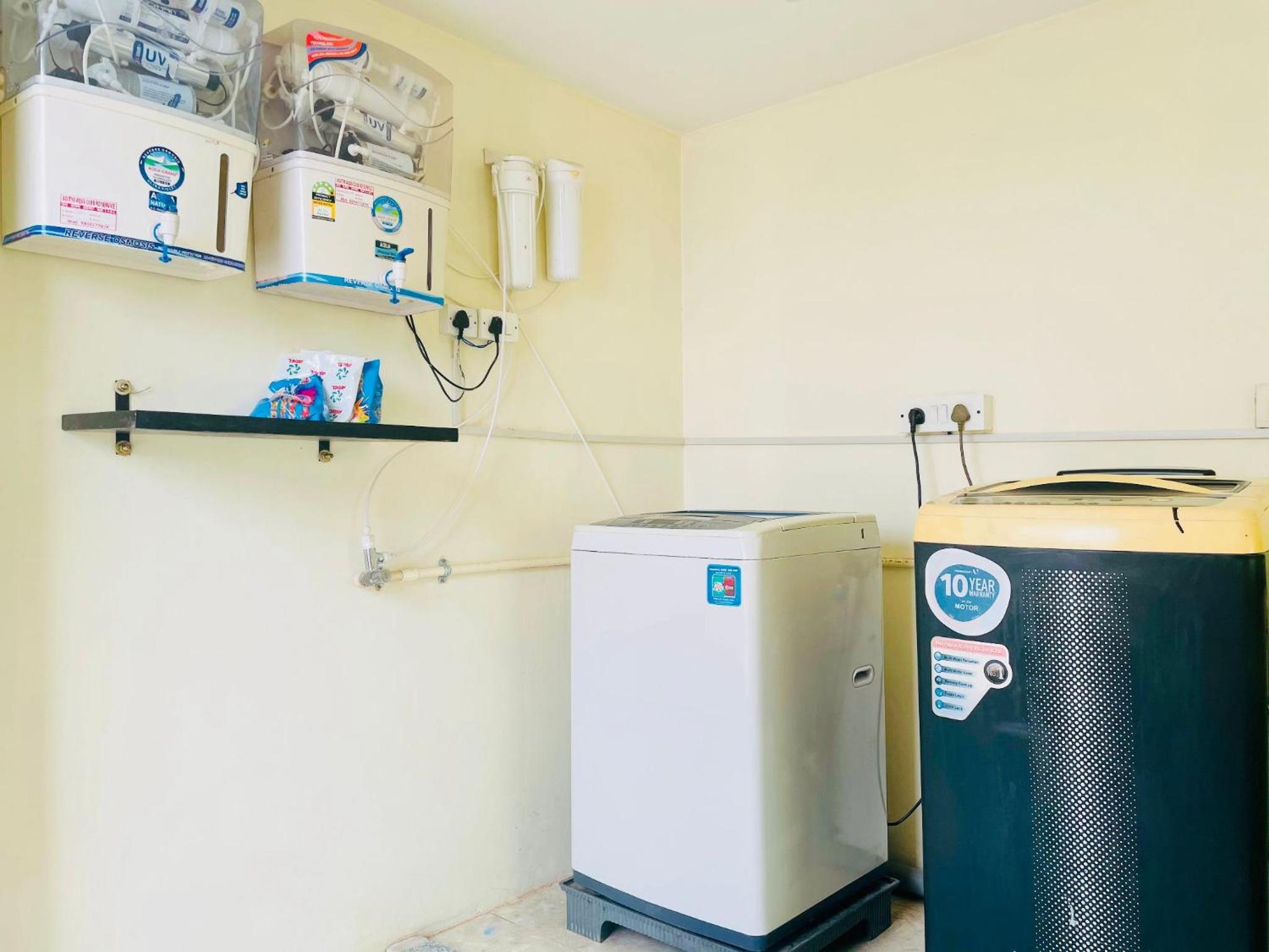 BluO 1BHK - DLF Golf Course Road , Balcony, Lift
