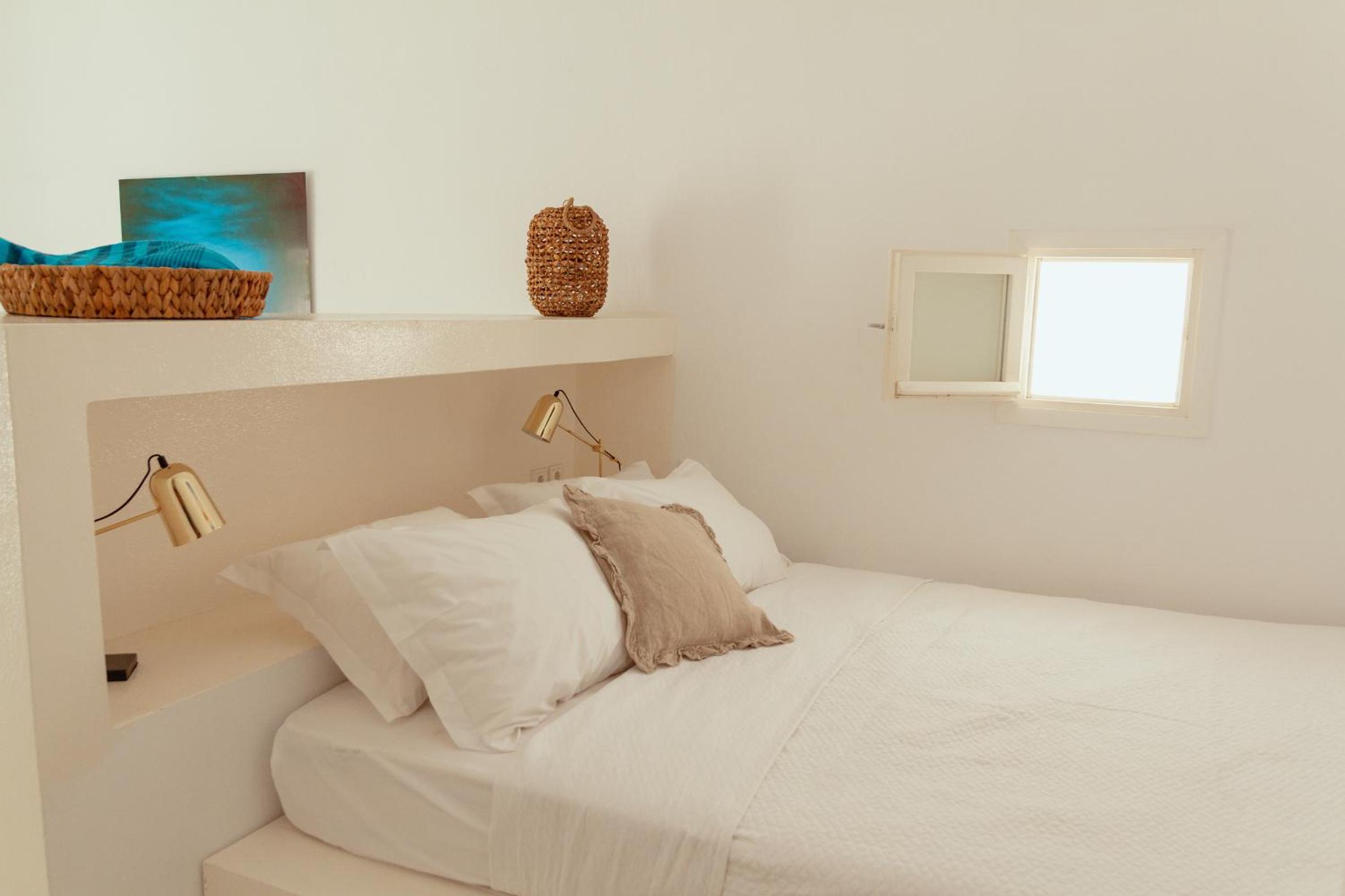 Rooftop House in the old town of Parikia - Paros view 4
