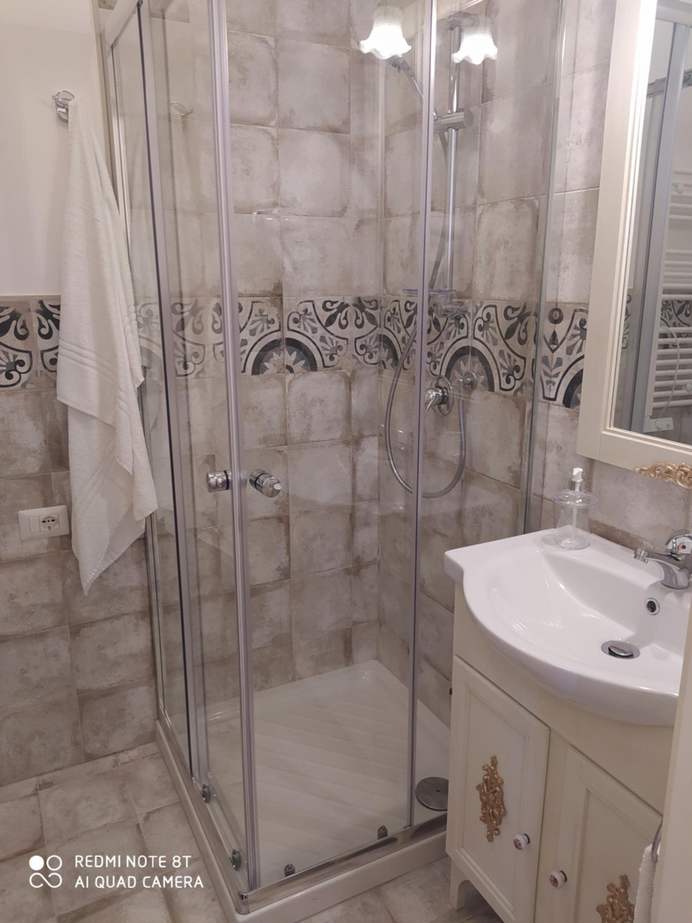 DONNA LUCREZIA b&b Boutique Hotel Style - RELAX & BUSINESS STAY