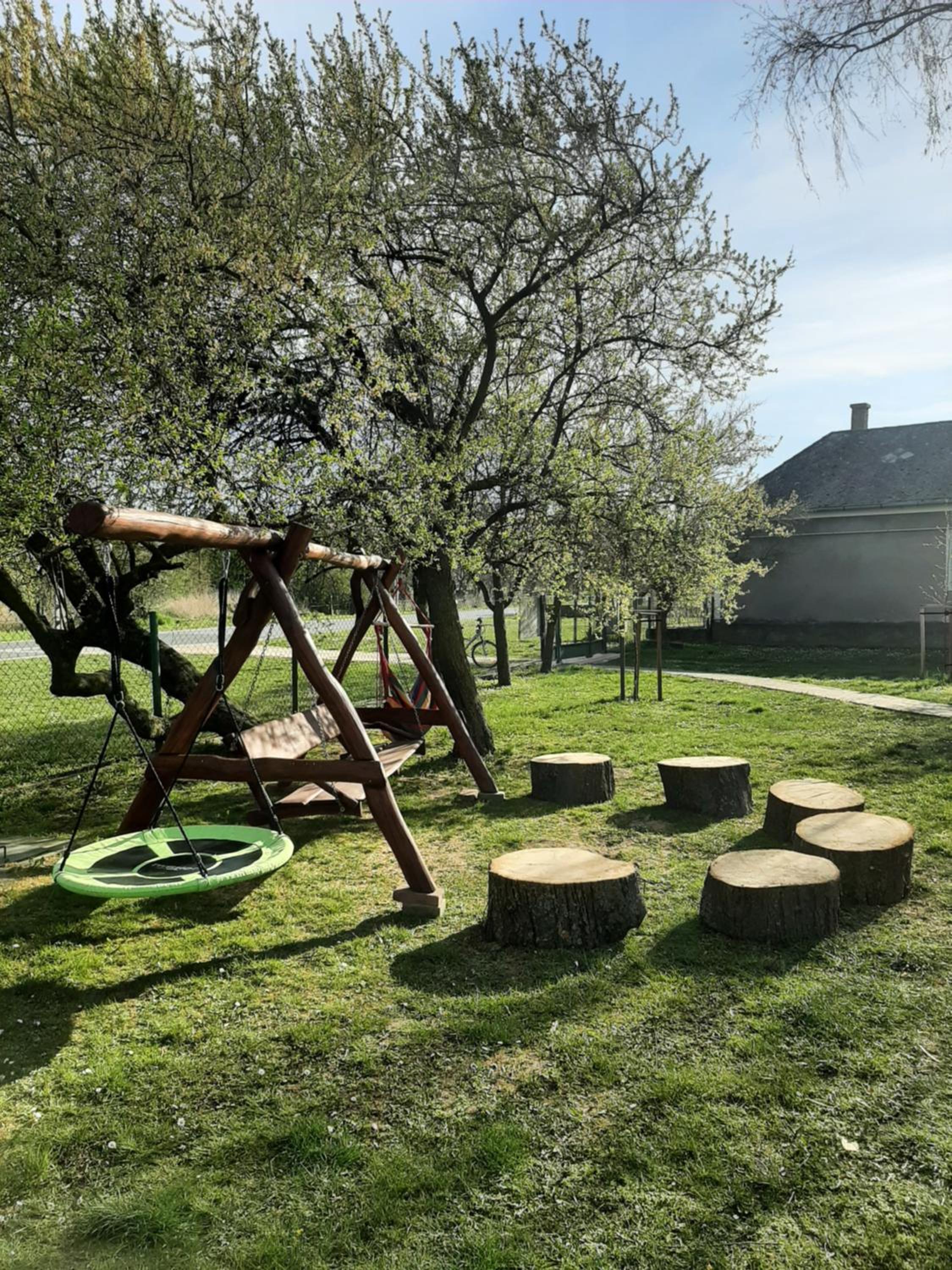 Photo 10