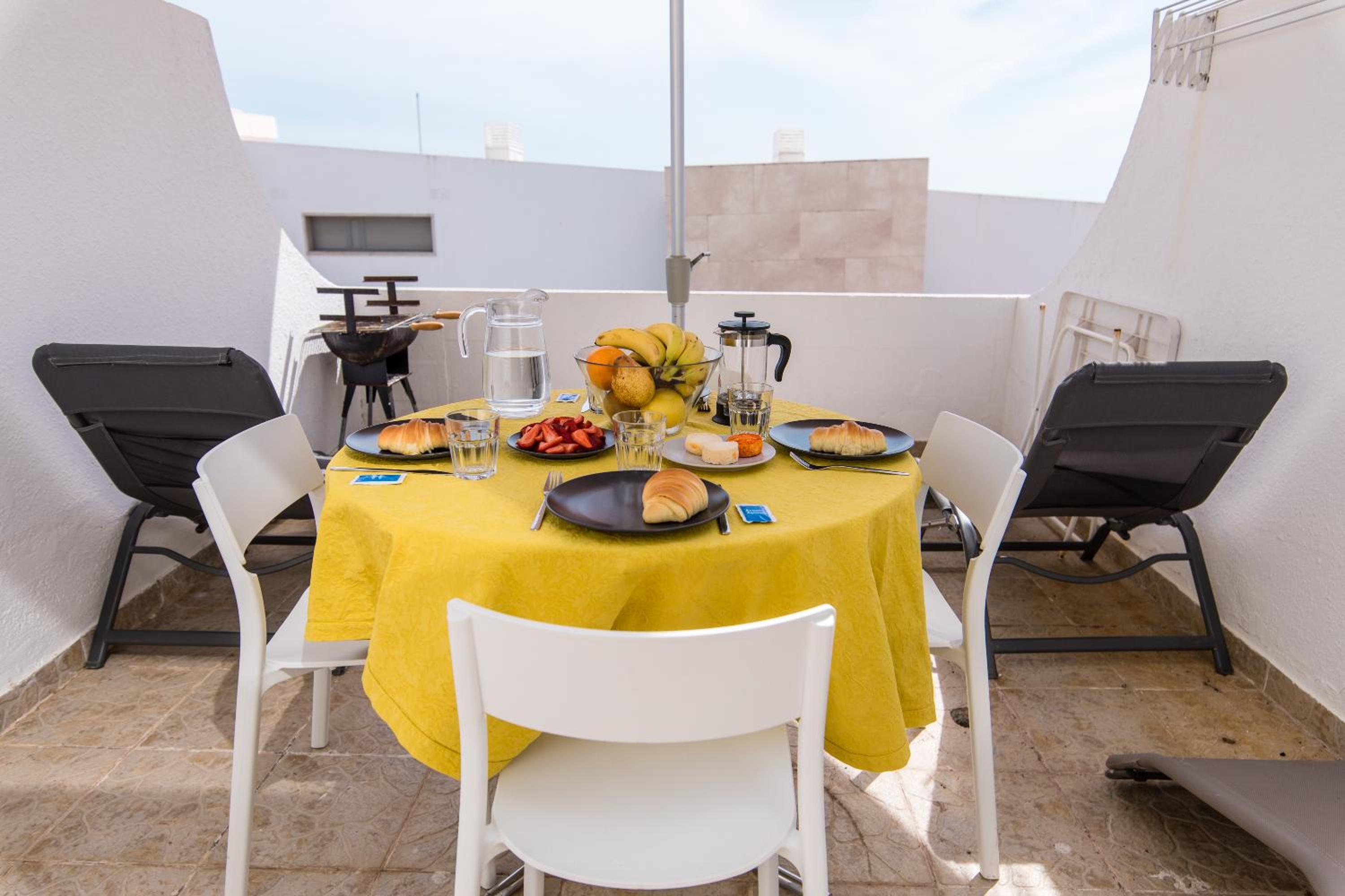 Amazing Sesimbra Duplex by the beach view 2