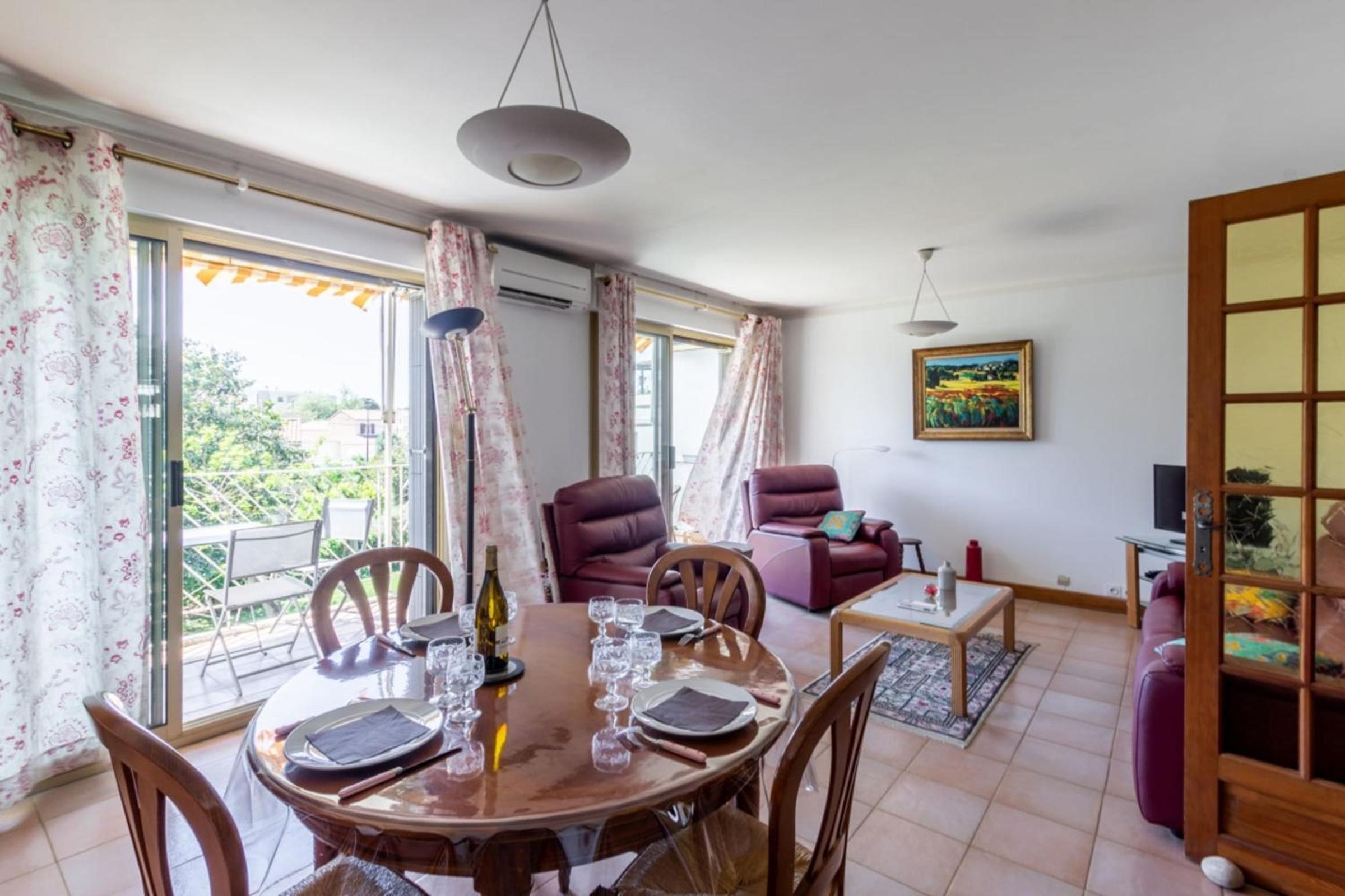 Bright 3 Apartment Near The Sea With Balcony view 5