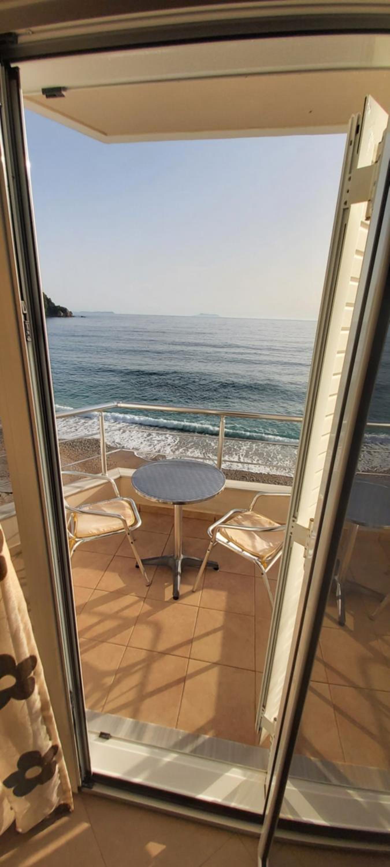 Magic Ionian Apartments & Rooms