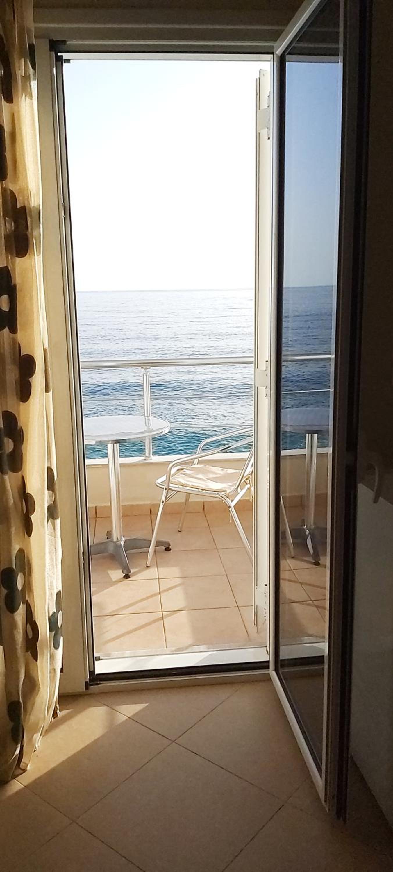 Magic Ionian Apartments & Rooms