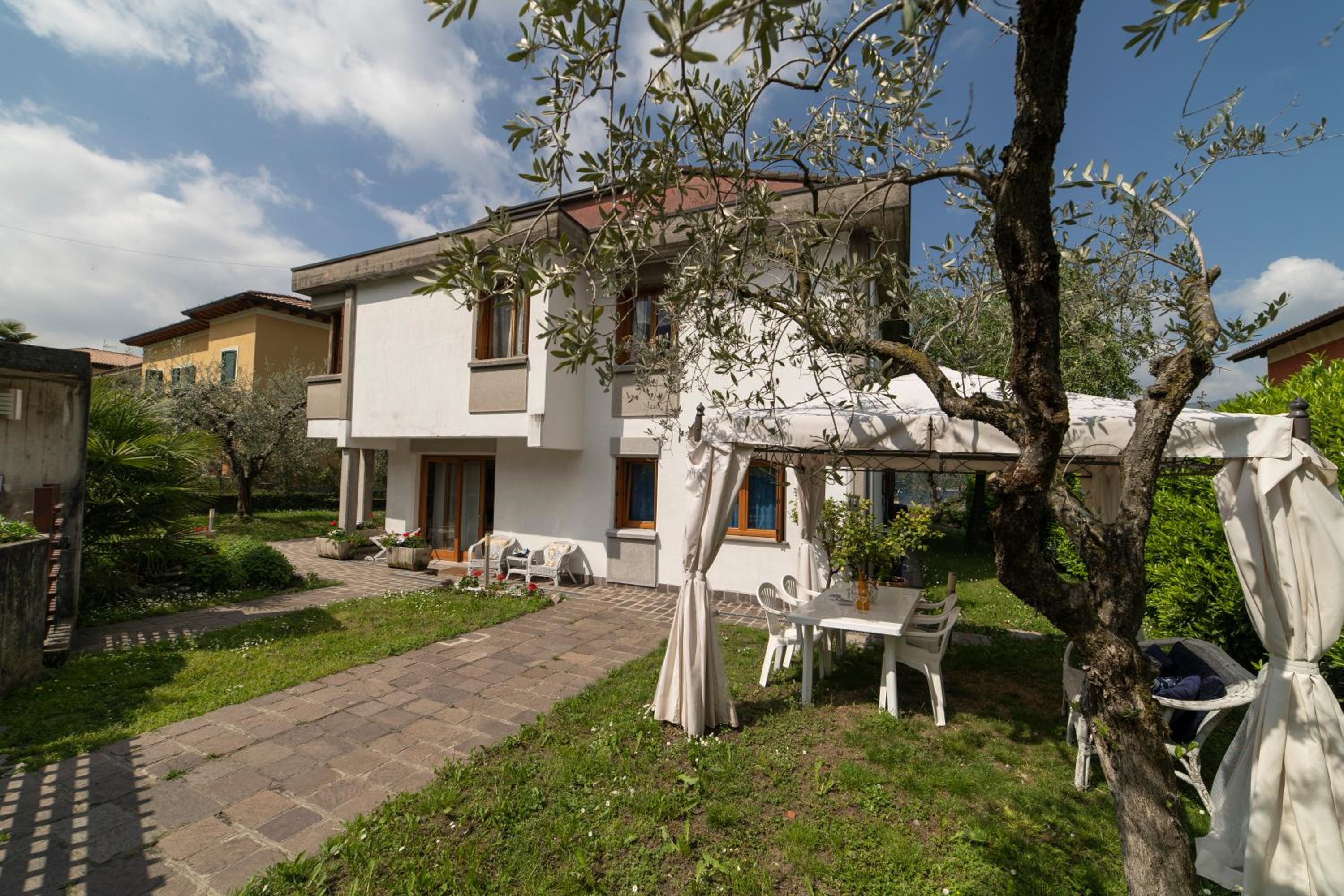 LUISE HOME