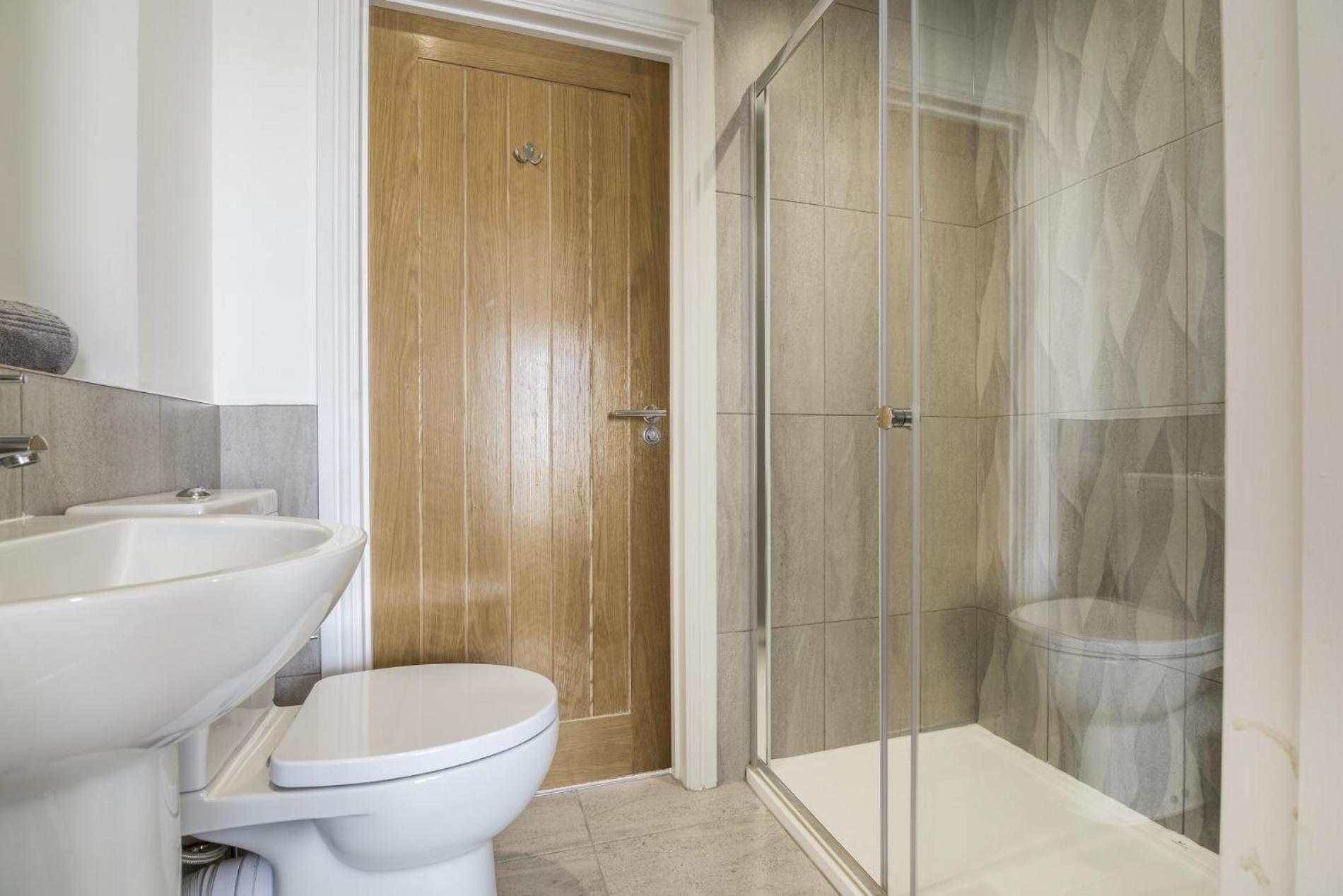 Milford Street - 5 Bedroom Luxurious Holiday Home - Saundersfoot view 5