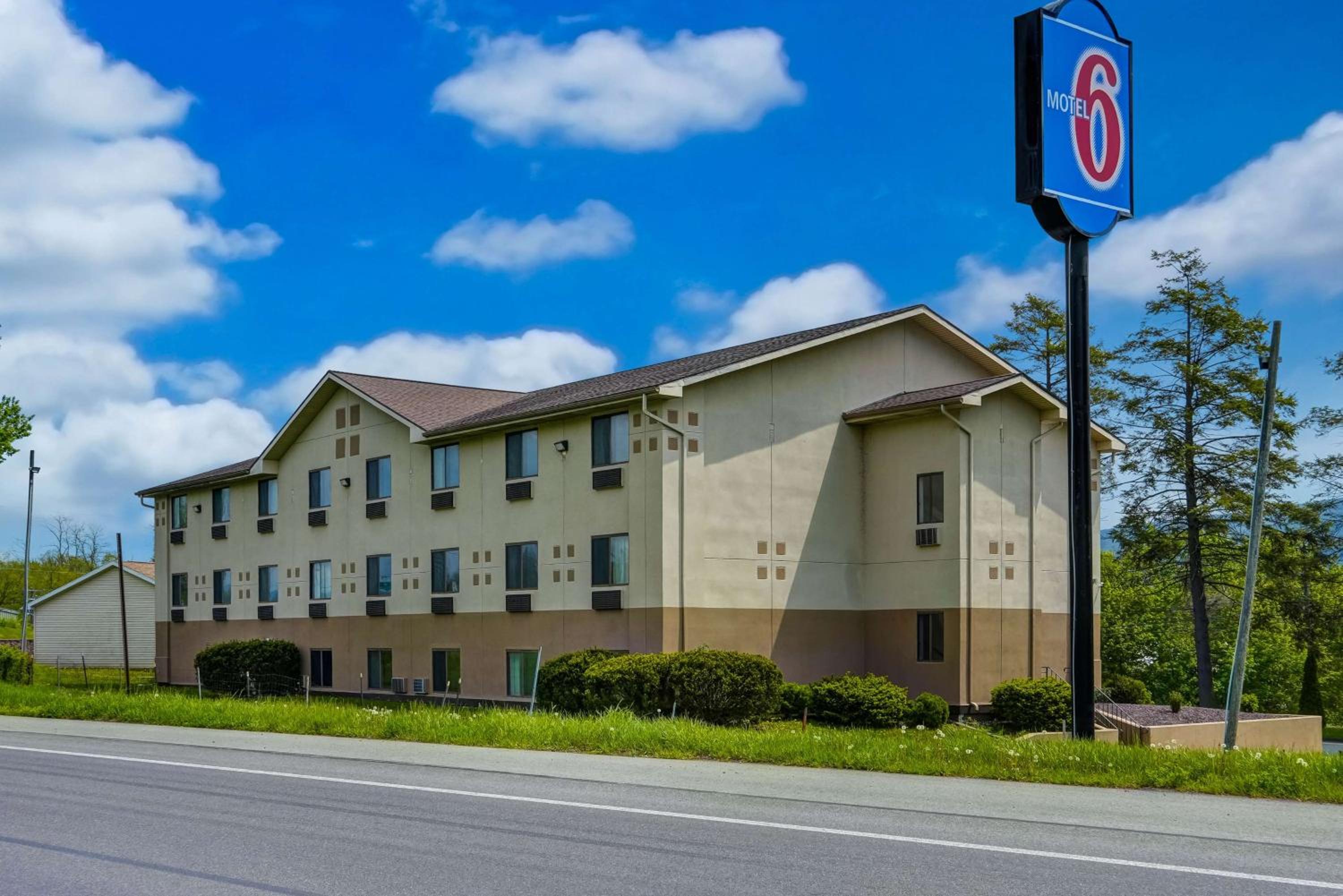 Motel 6-Montoursville, PA - Williamsport view 3