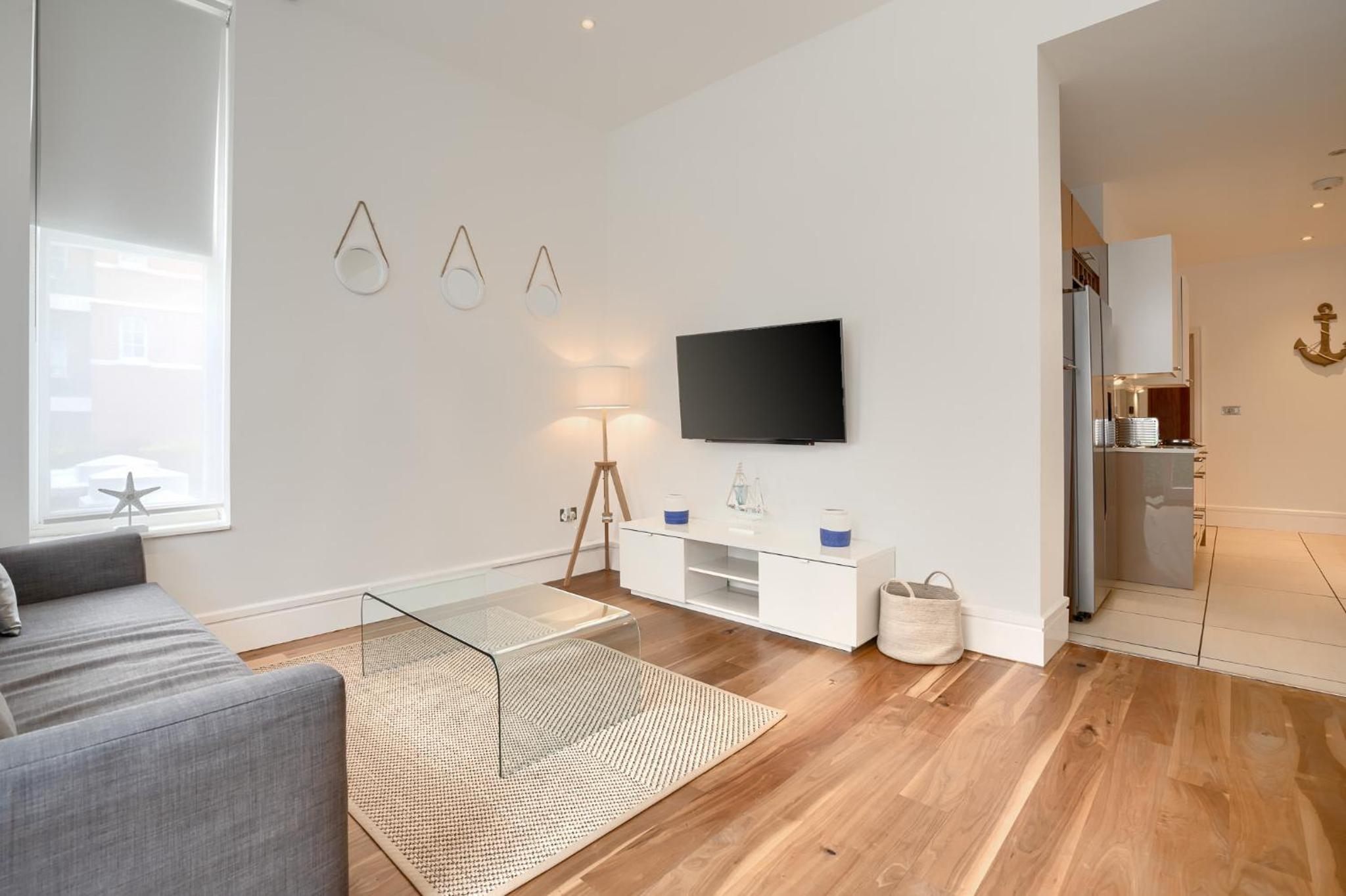 Luxury Seaside Apartment view 2